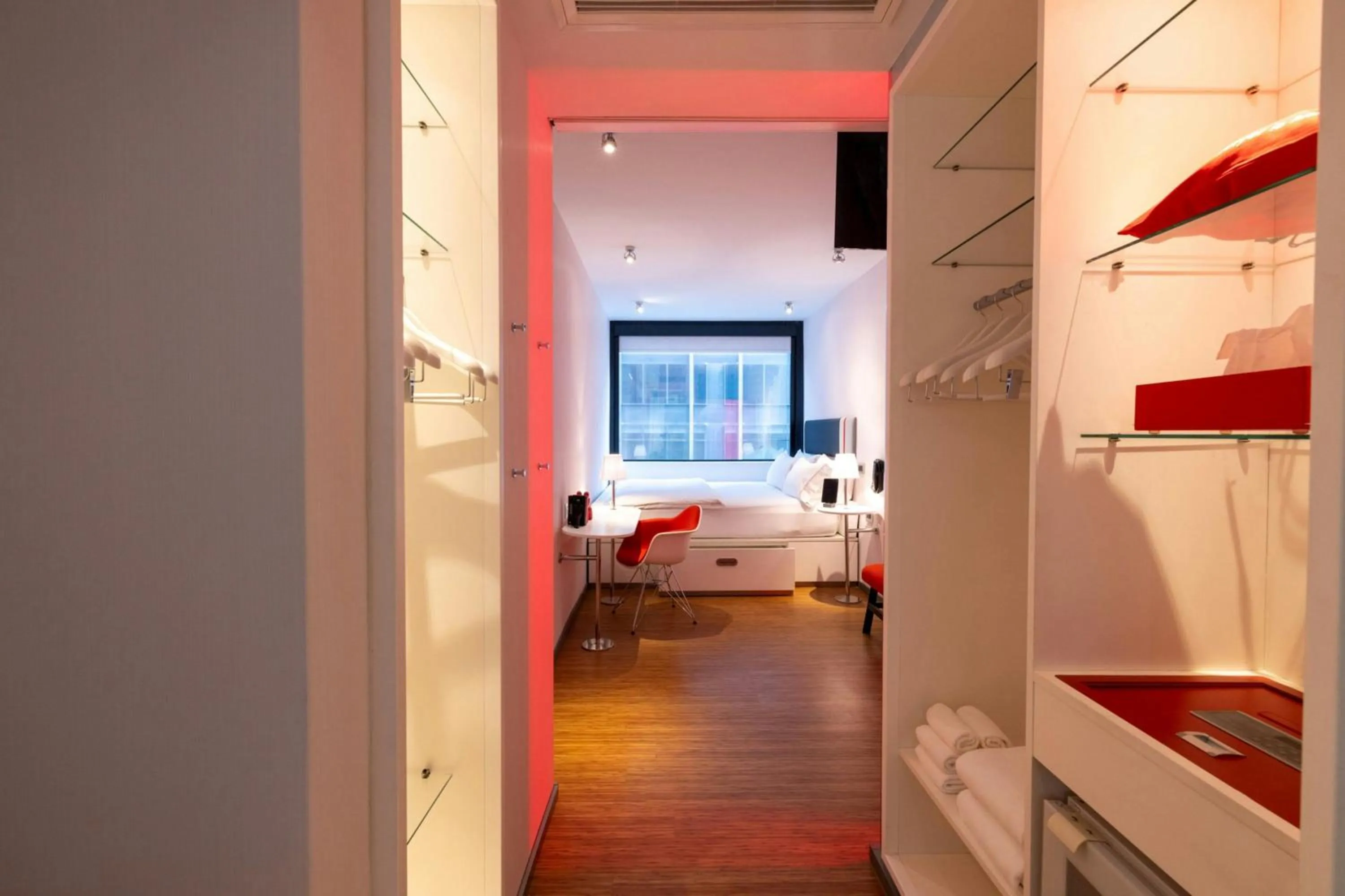 Photo of the whole room, Bed in citizenM New York Times Square