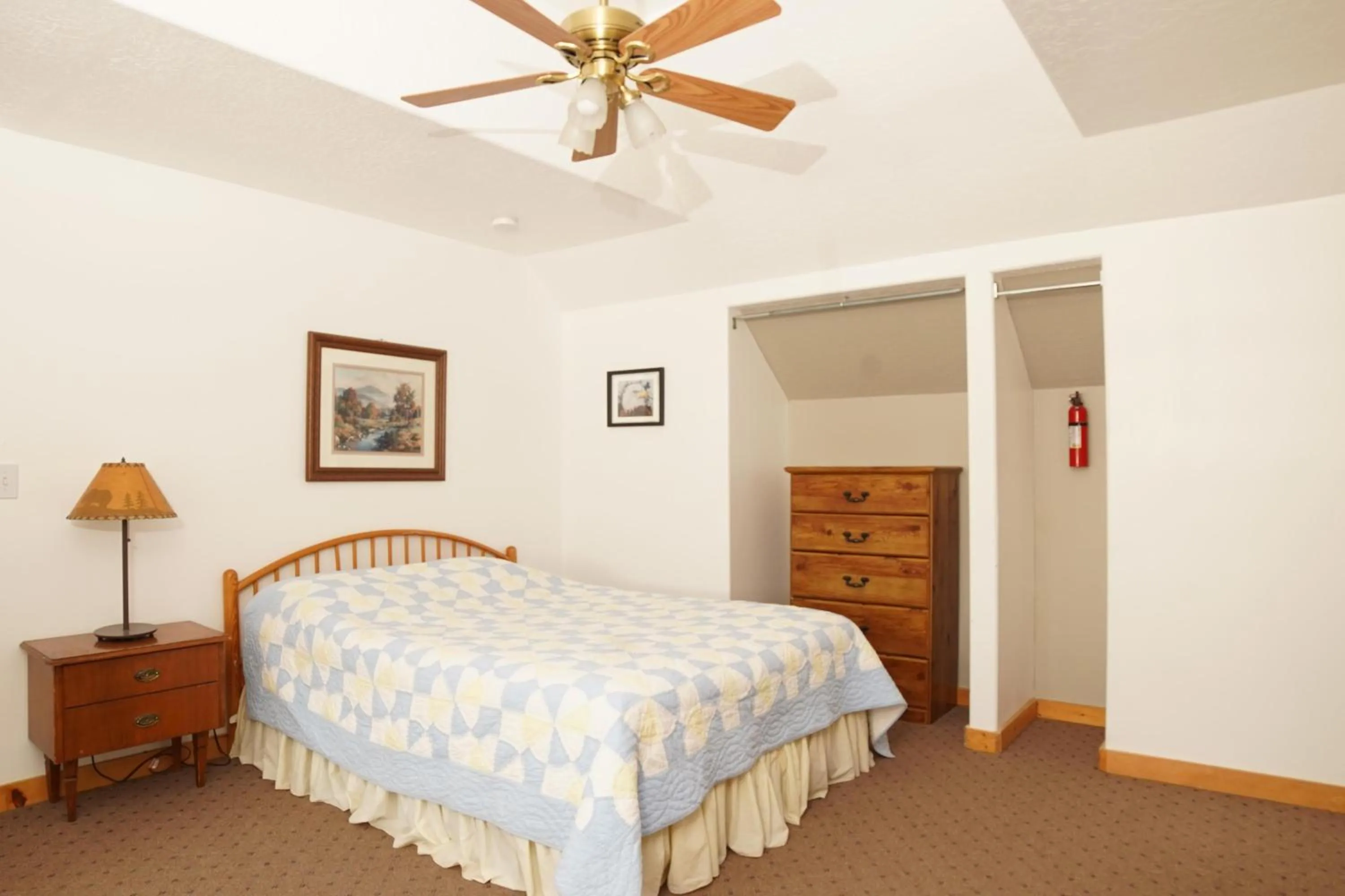 Bed in Ranchette Ponderosa - The Nebo #3 at Wind Walker Homestead