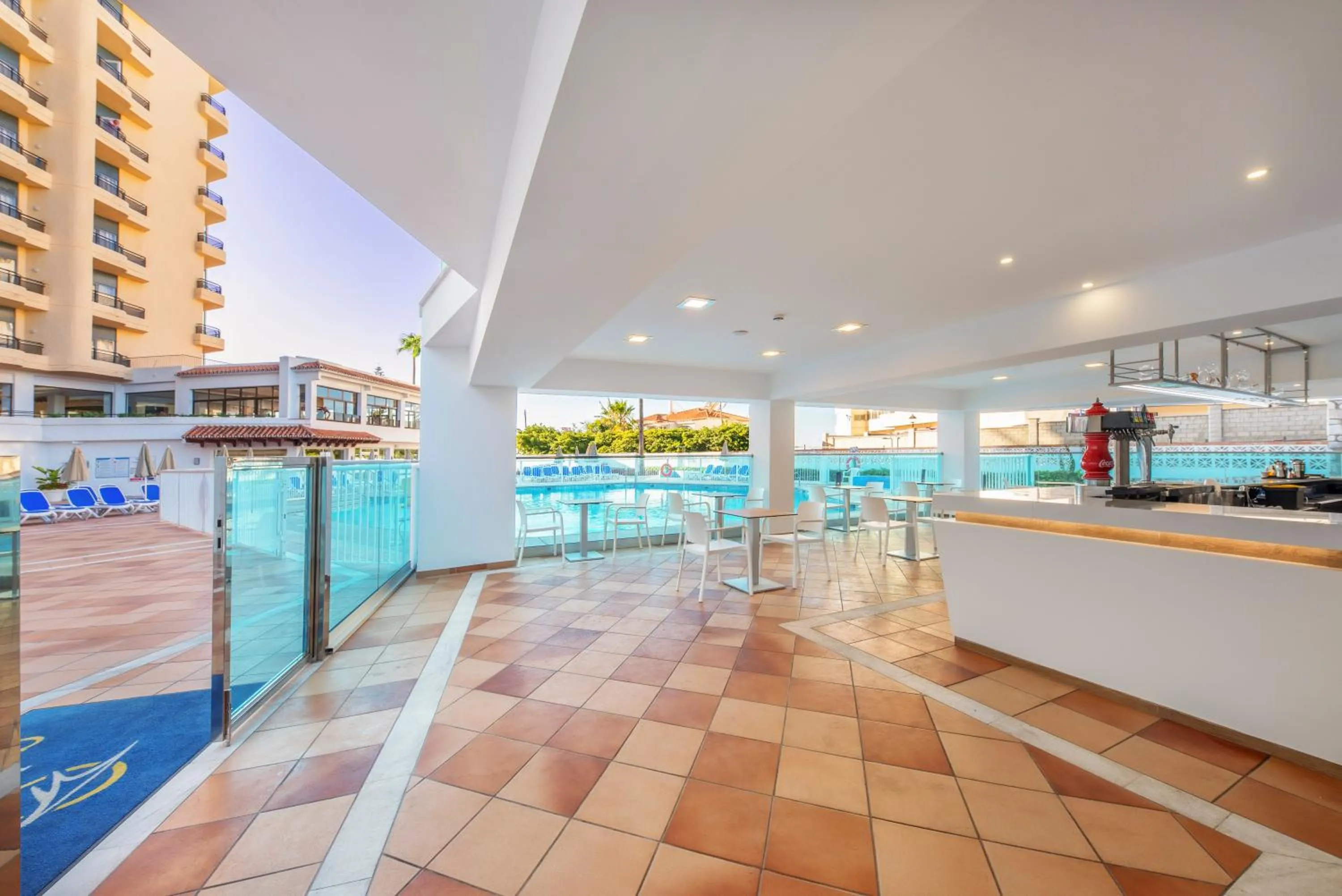 Restaurant/places to eat in Globales Gardenia