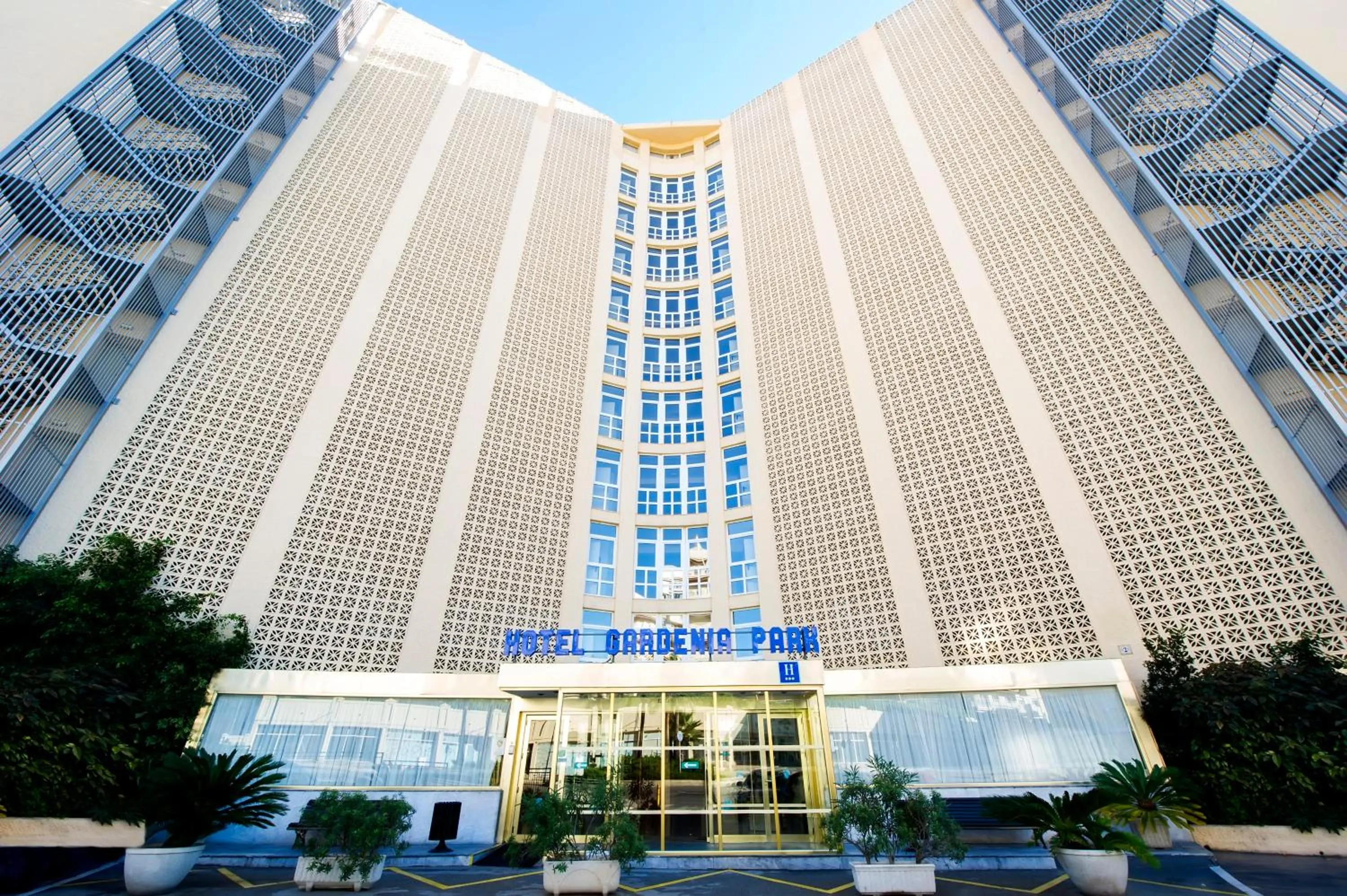 Facade/entrance in Globales Gardenia