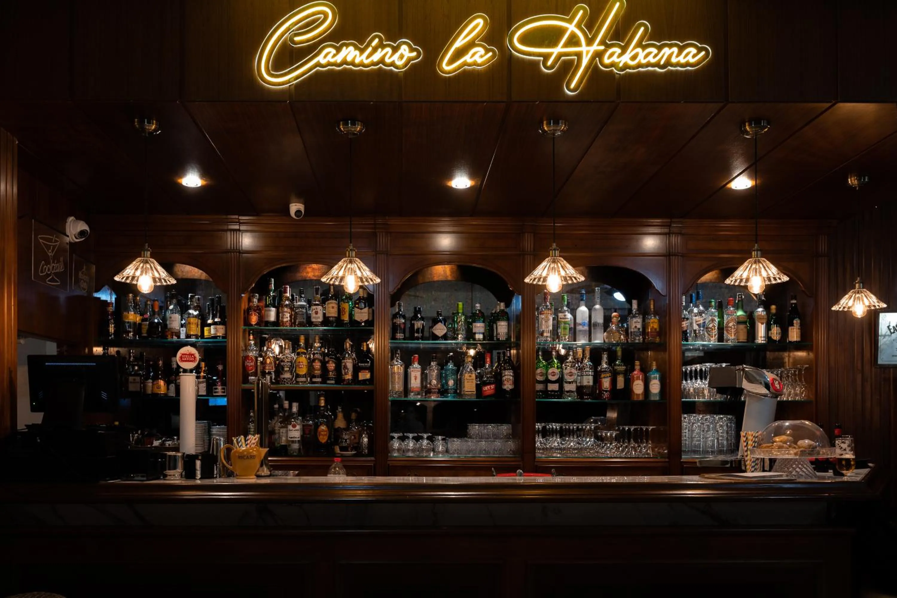 Lounge or bar in Hotel Roger de Flor by Seleqtta