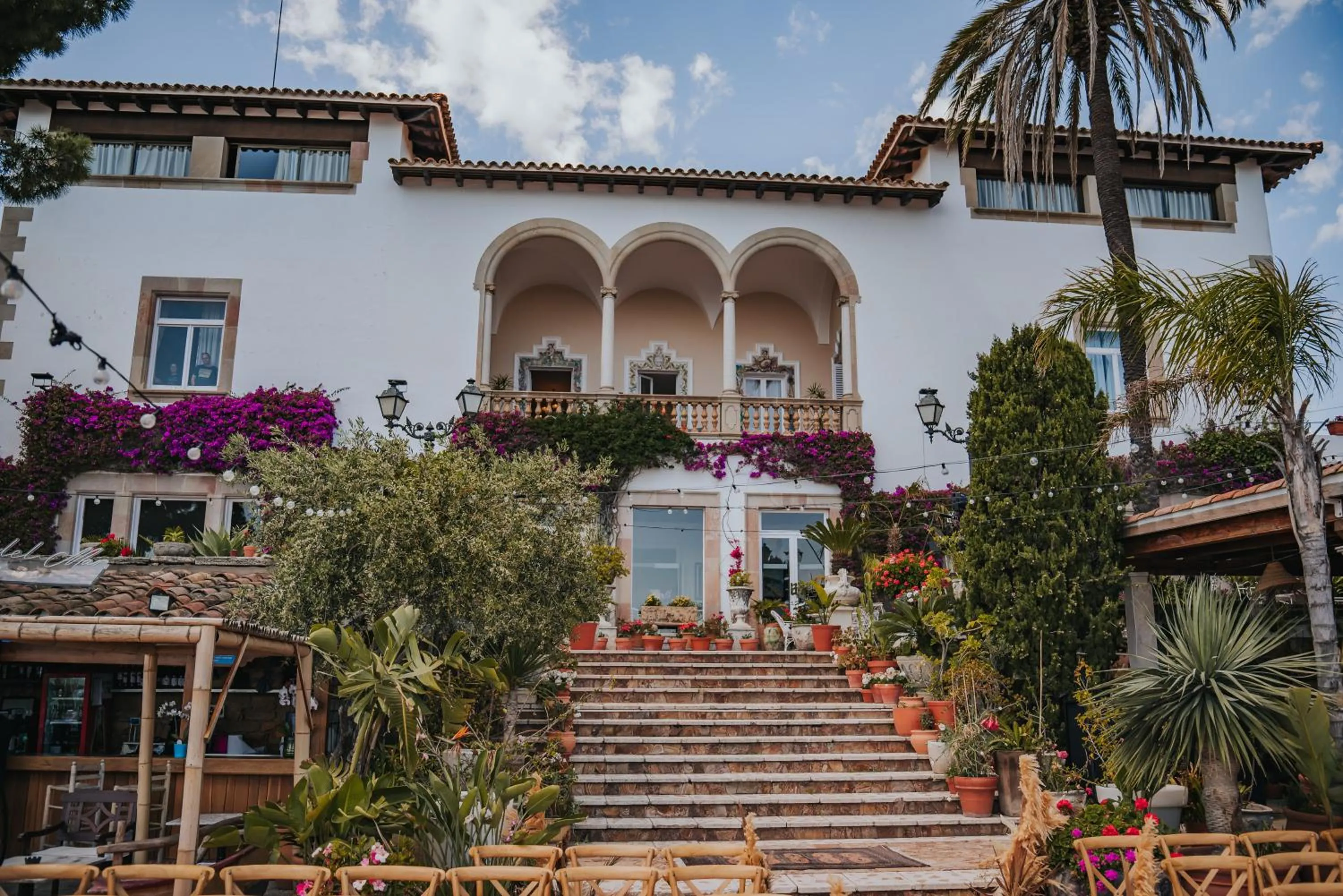 Property building in Hotel Roger de Flor by Seleqtta