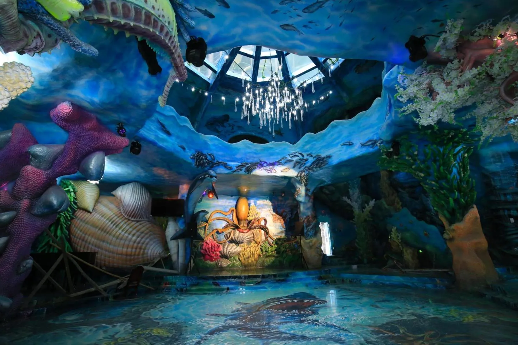 Restaurant/places to eat in Crazy House