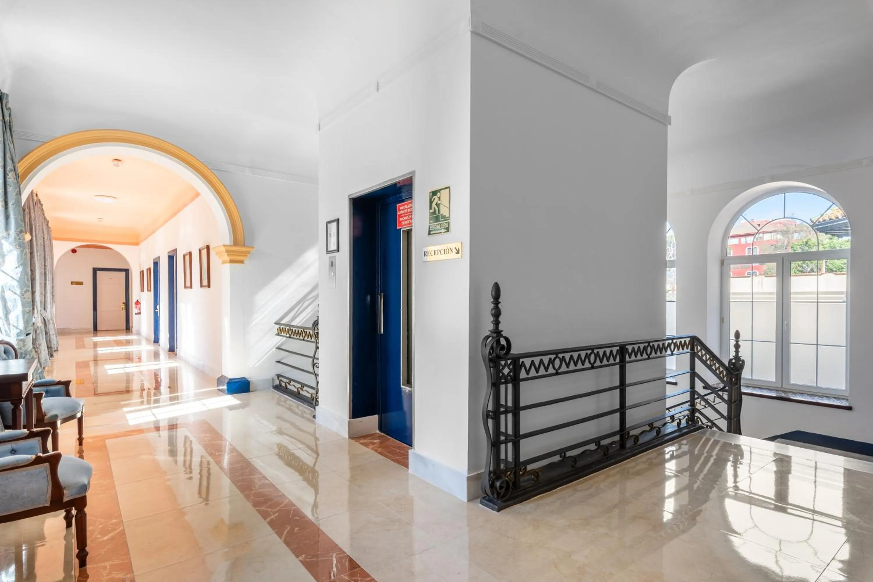 Property building in Globales Reina Cristina