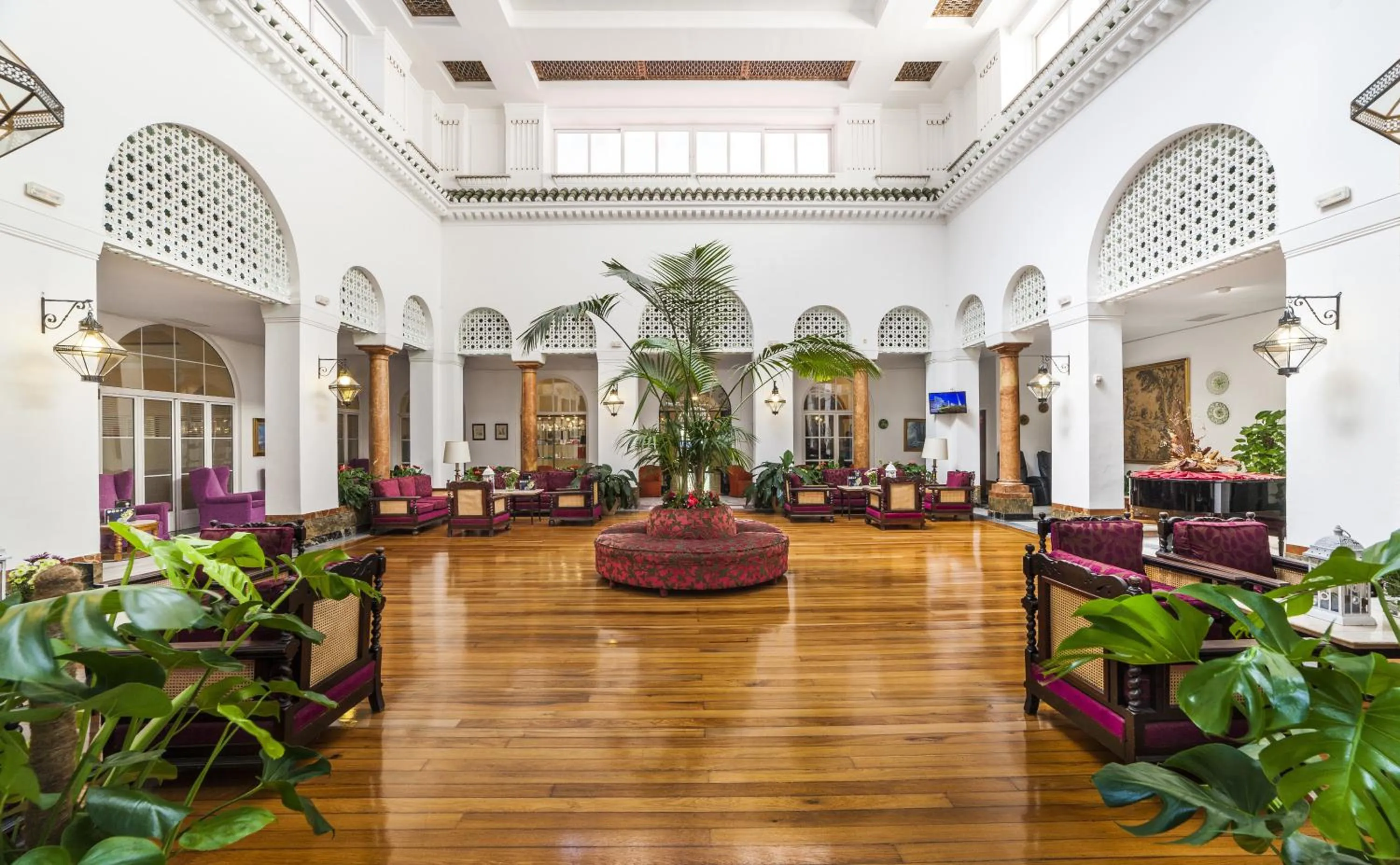Lobby or reception in Globales Reina Cristina