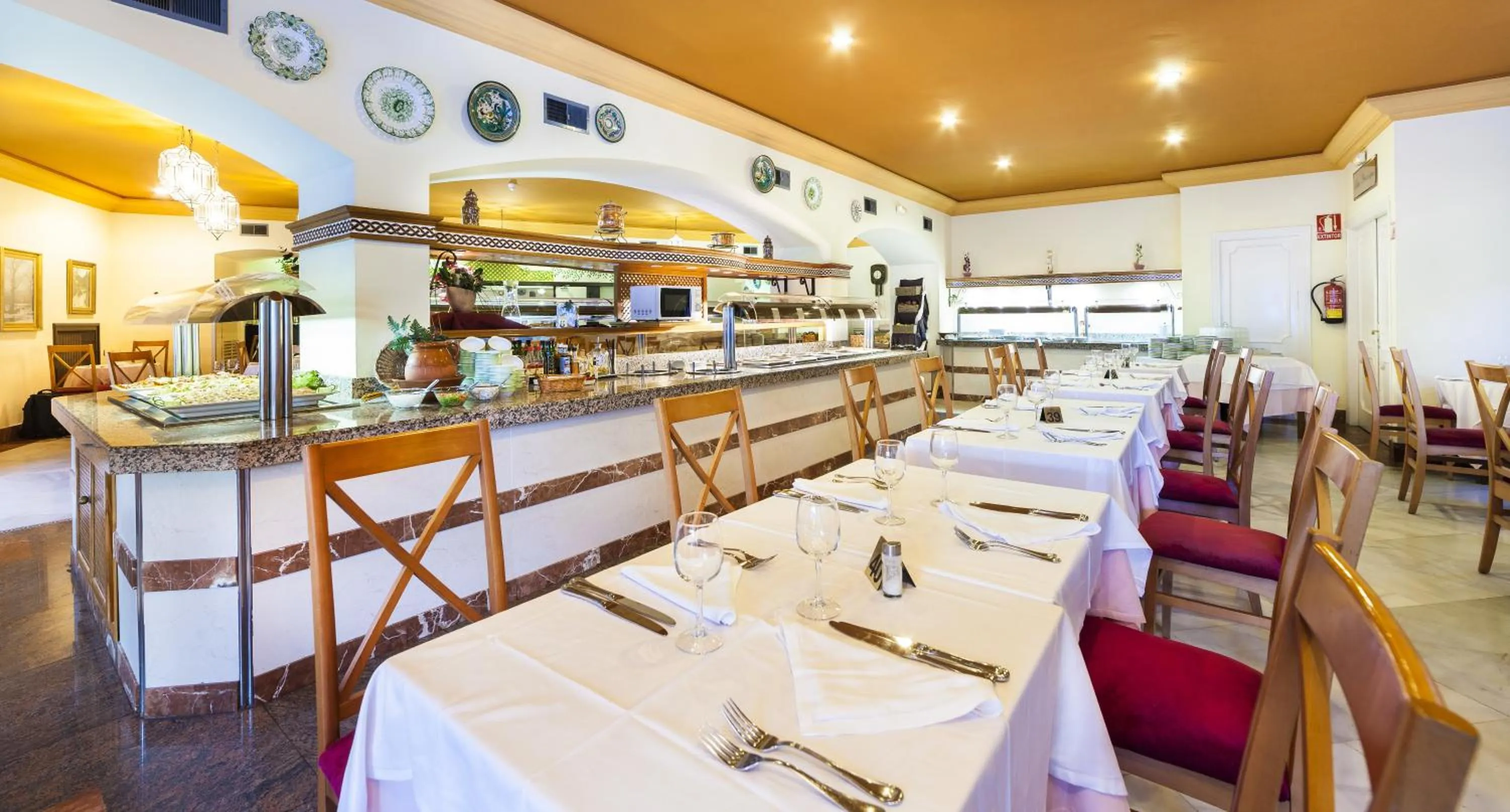Restaurant/places to eat in Globales Reina Cristina