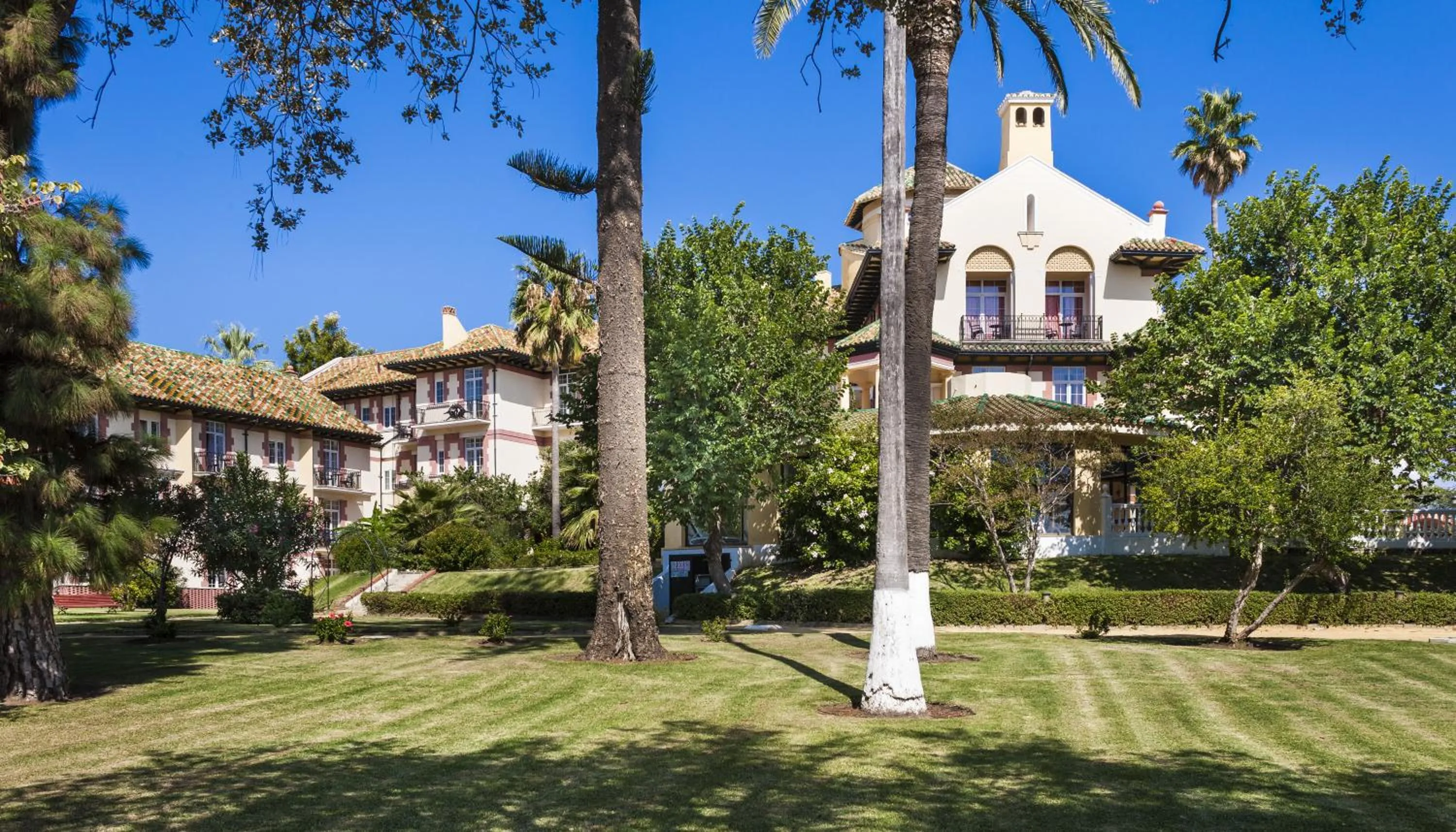 Facade/entrance in Globales Reina Cristina