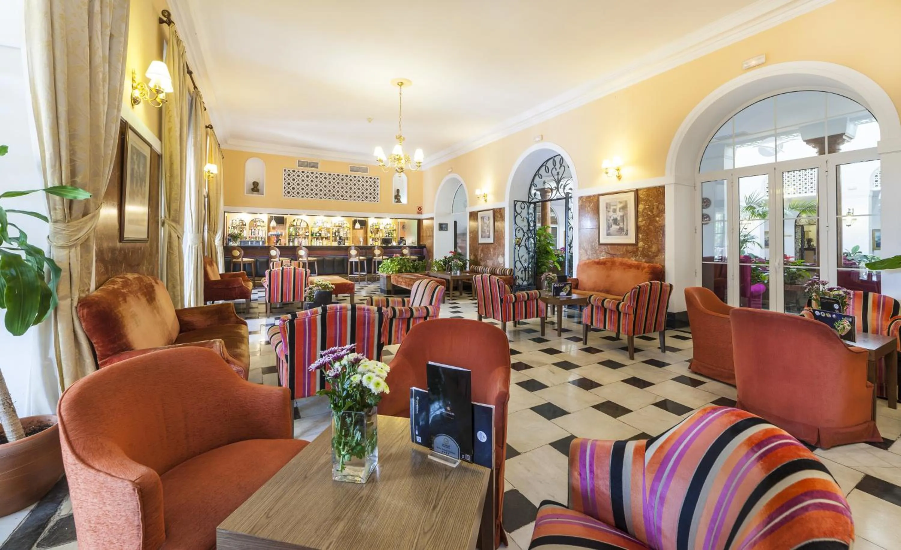 Lounge or bar in Globales Reina Cristina