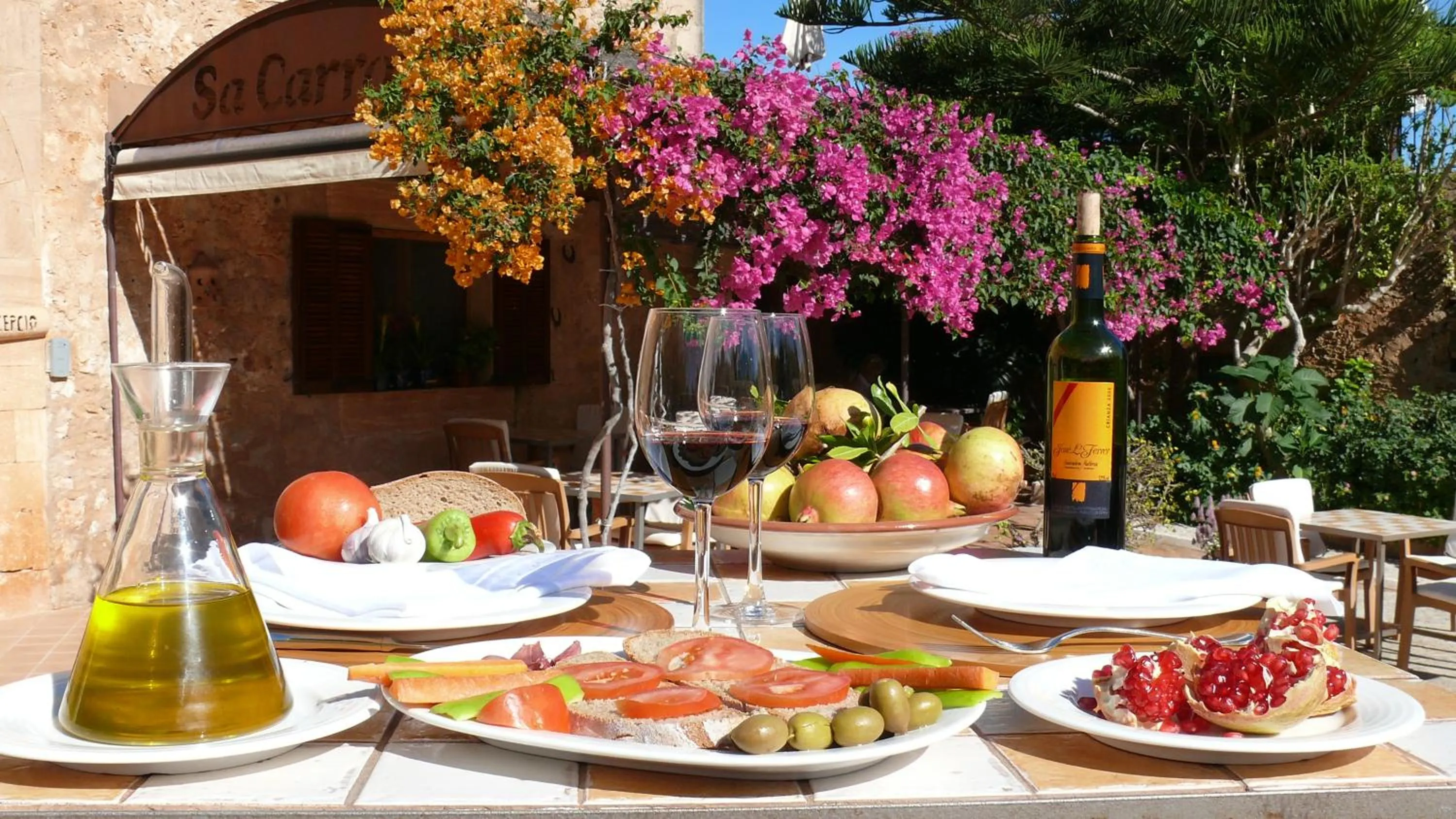 Food in Sa Carrotja - Adults Only