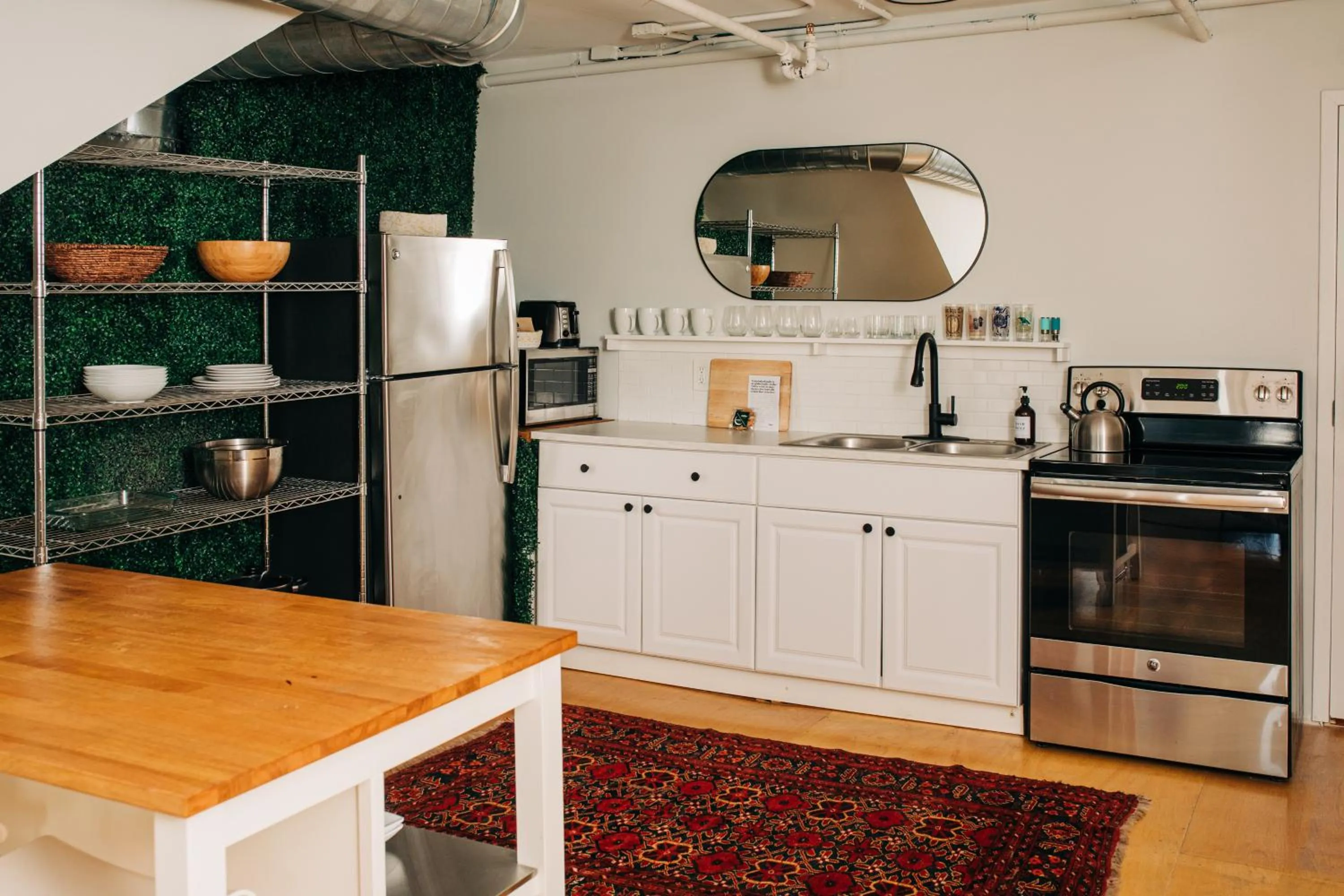 Kitchen or kitchenette in Stellar Suites