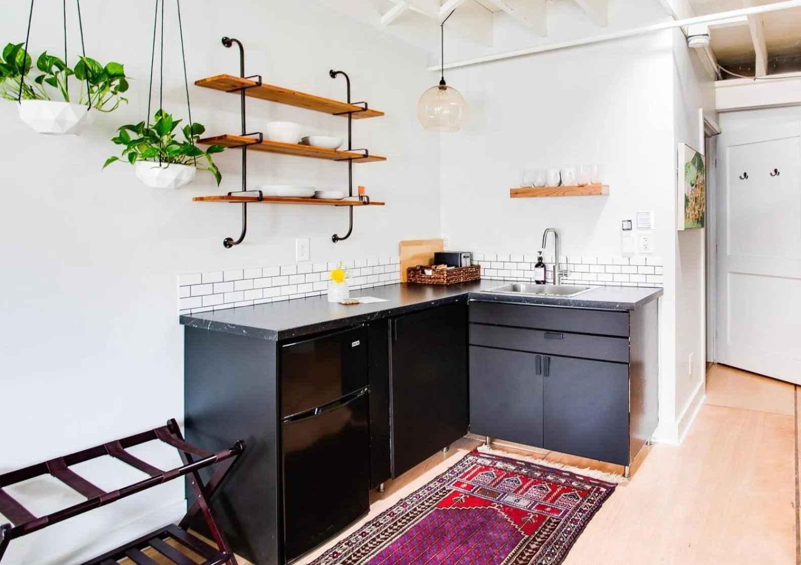 Kitchen or kitchenette in Stellar Suites