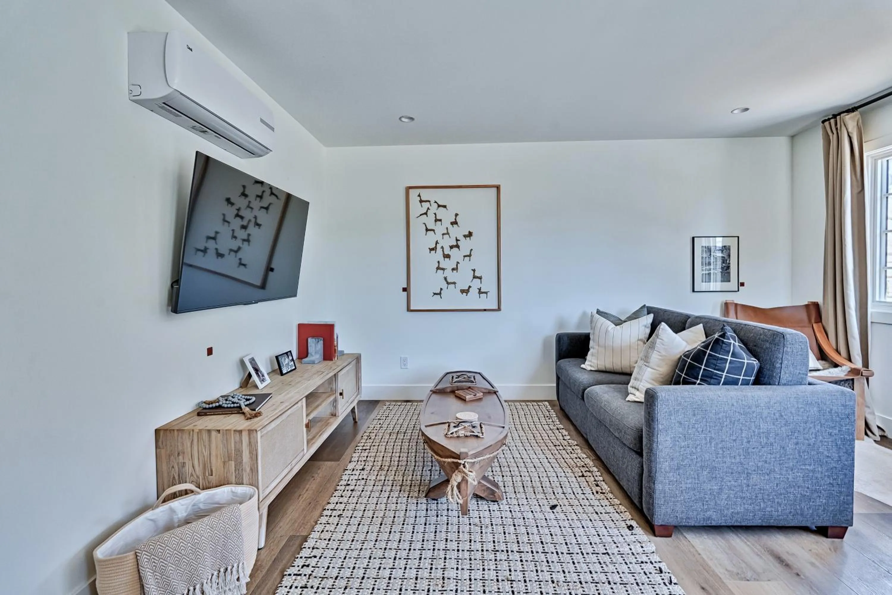 Living room in Inn History Grand Canyon Cabin