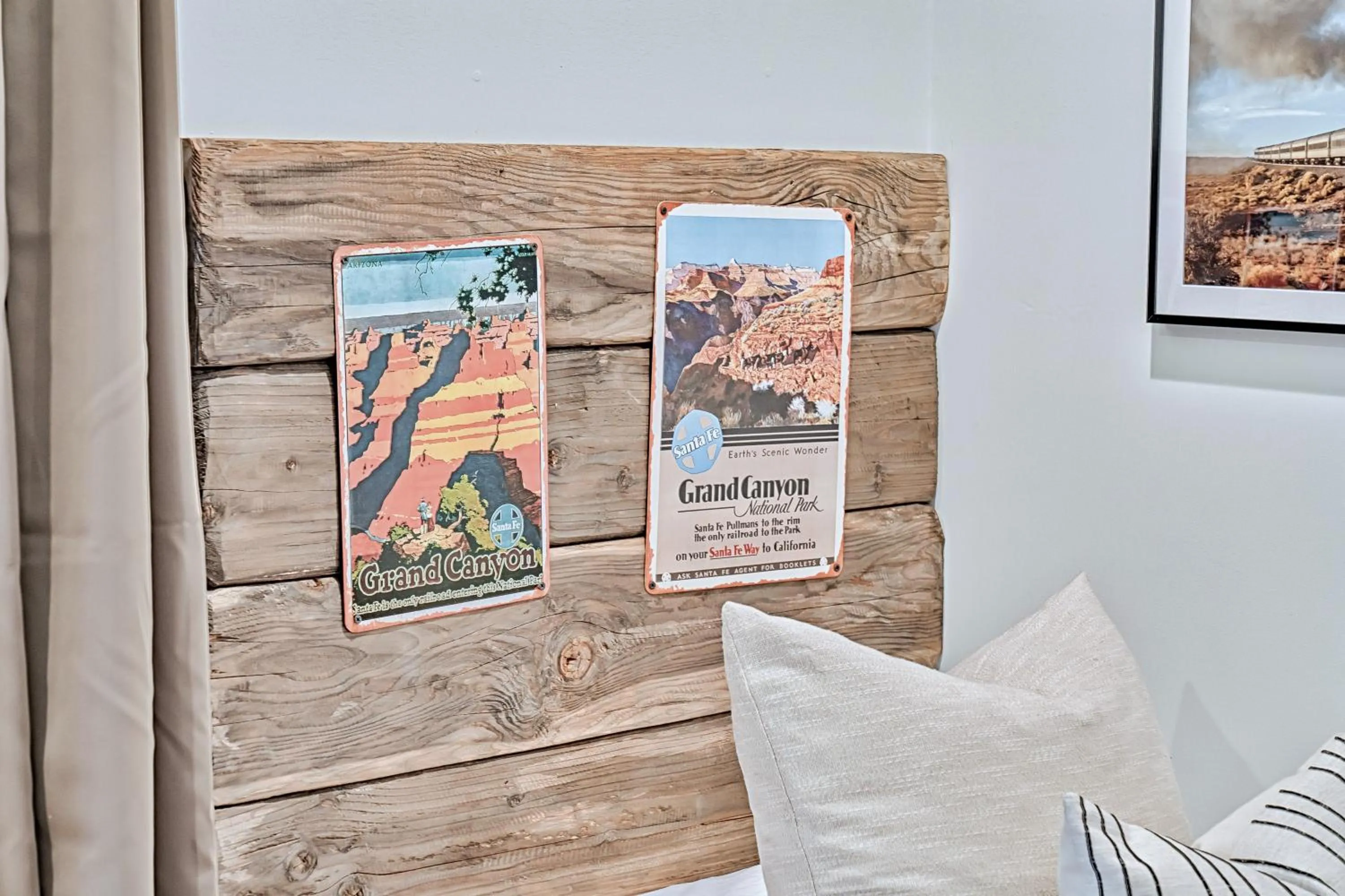 Decorative detail in Inn History Grand Canyon Cabin