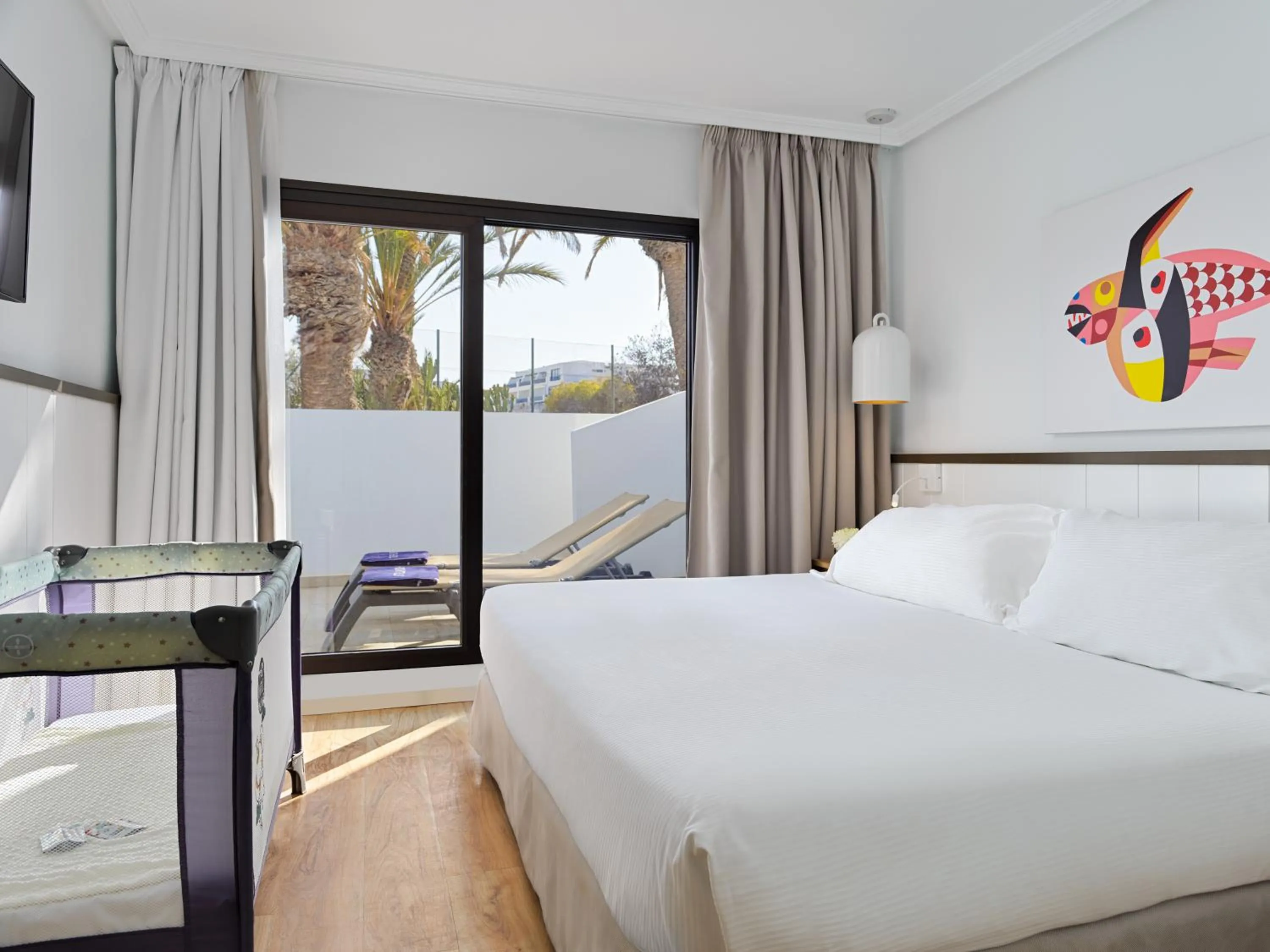 Bed in H10 Suites Lanzarote Gardens