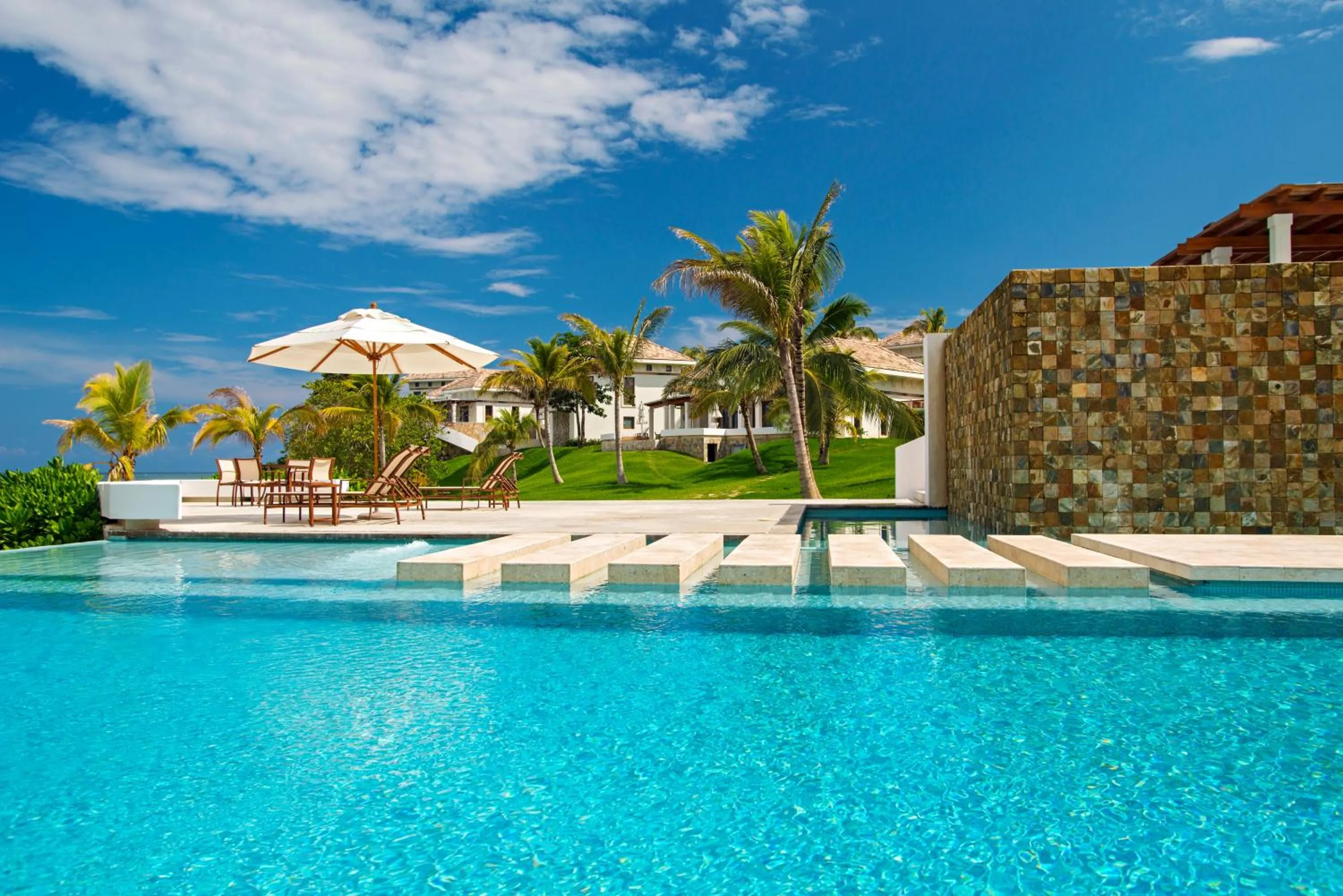 Day in Las Verandas Hotel & Villas