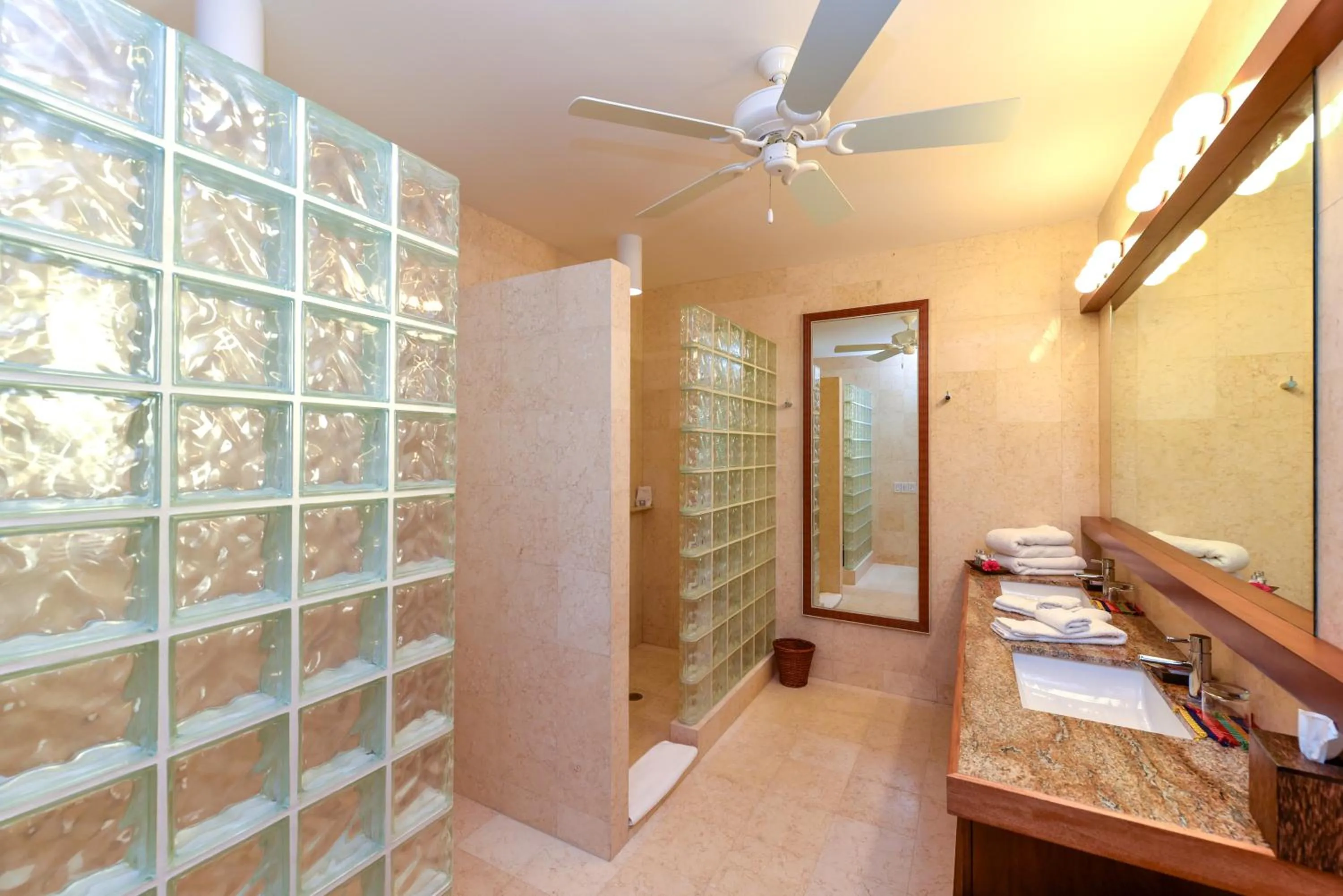 Bathroom in Las Verandas Hotel & Villas