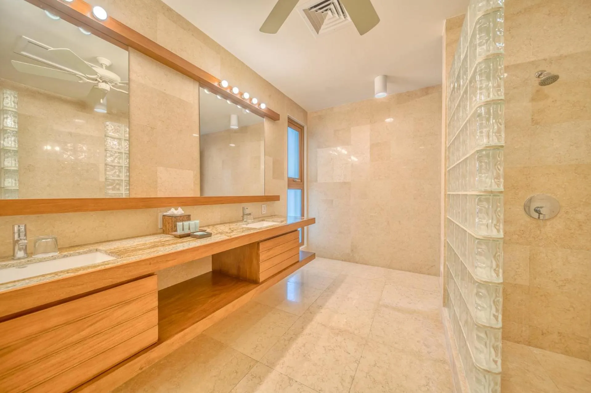Bathroom in Las Verandas Hotel & Villas