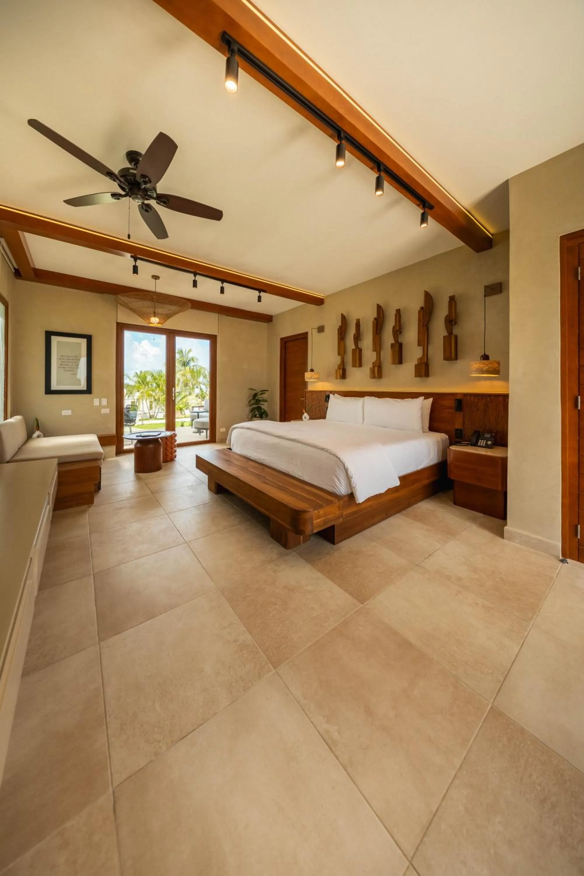 Bed in Las Verandas Hotel & Villas