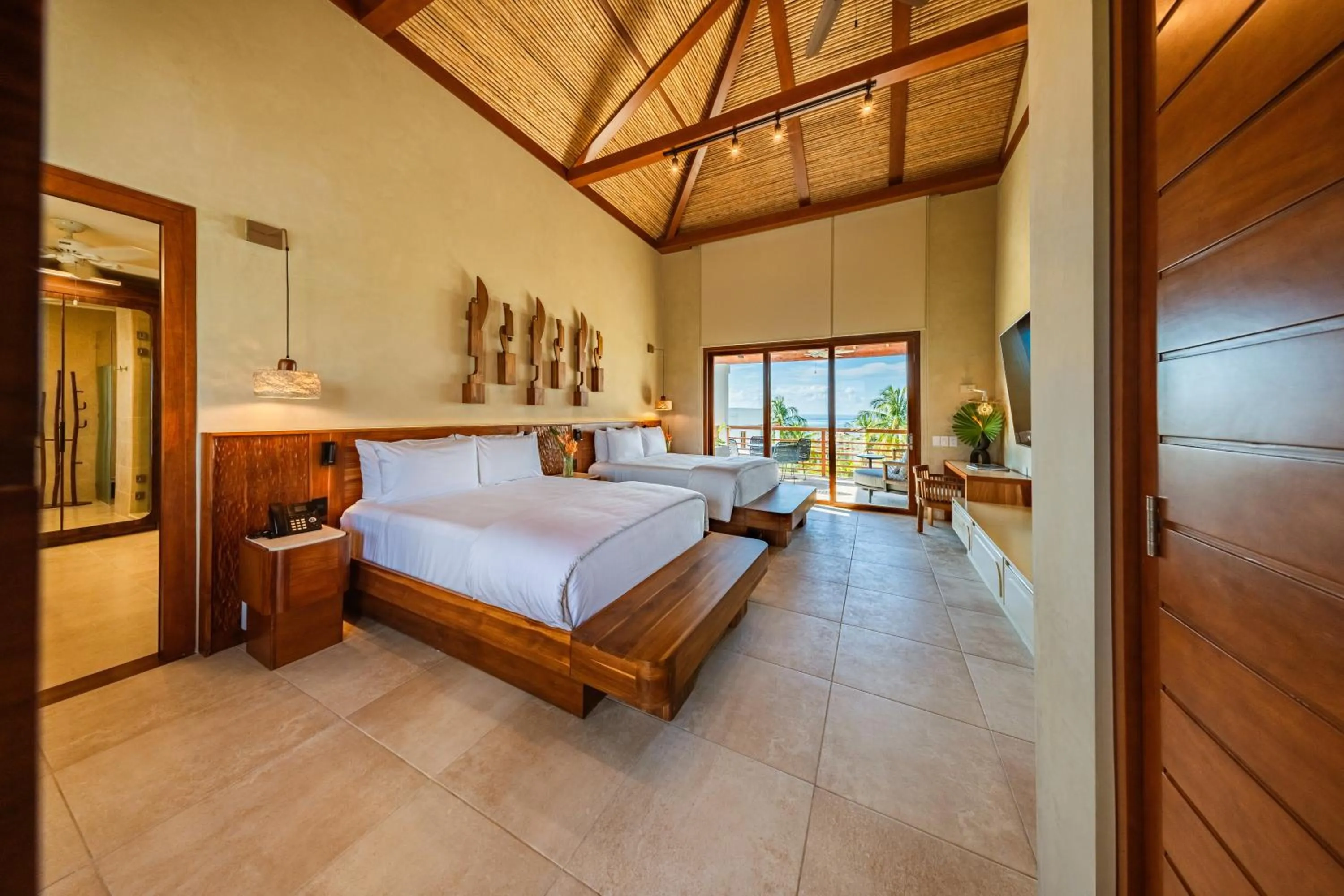 Bed in Las Verandas Hotel & Villas