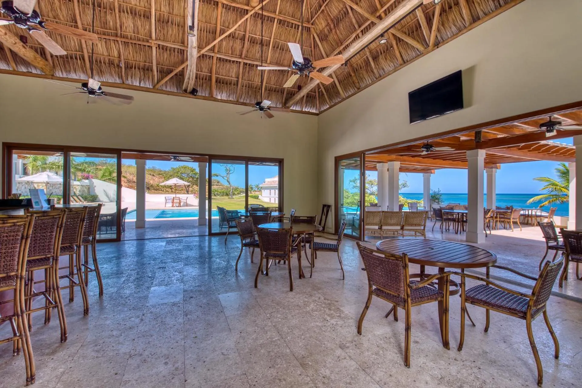 Restaurant/places to eat in Las Verandas Hotel & Villas