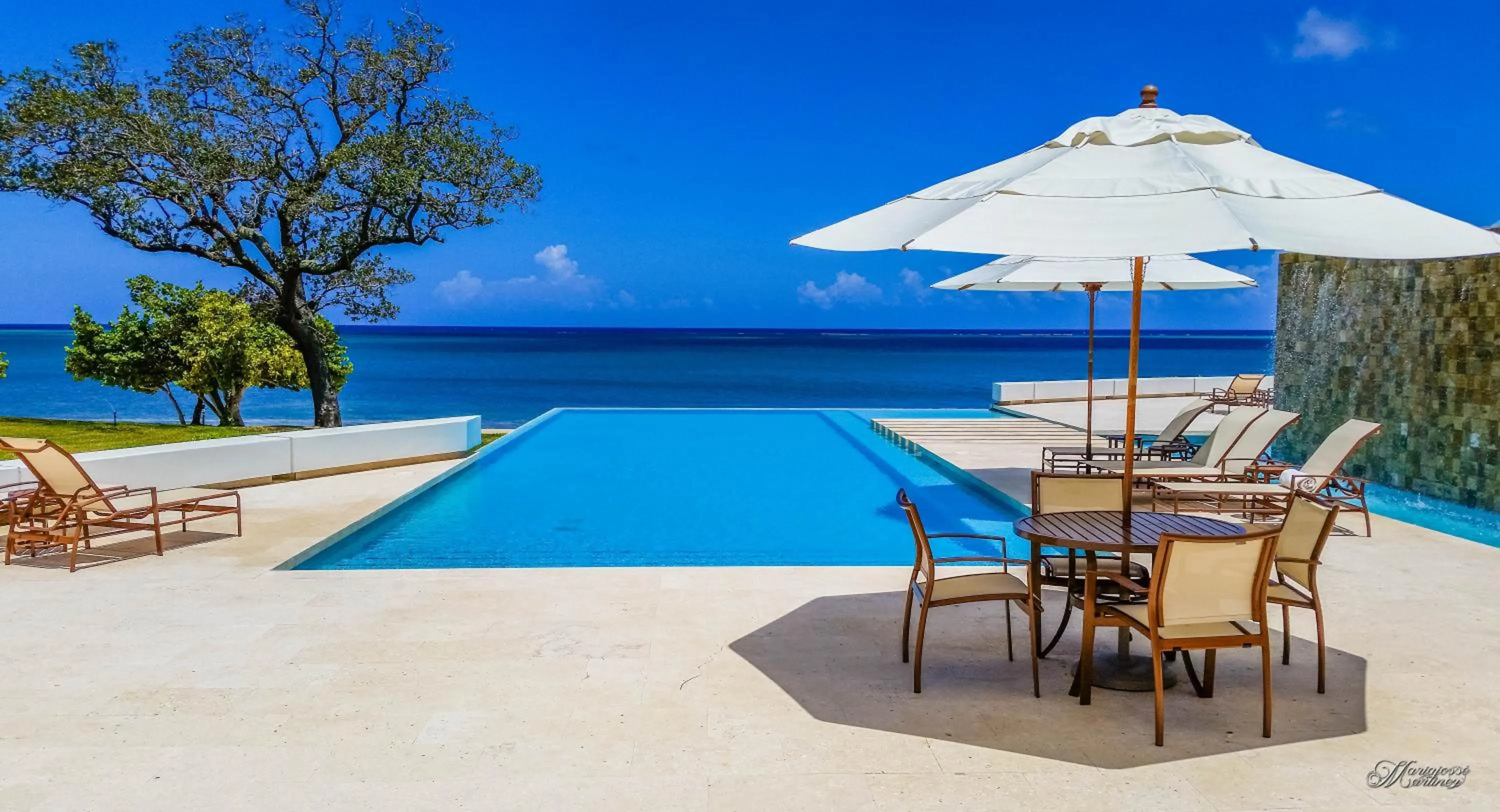 Swimming pool in Las Verandas Hotel & Villas