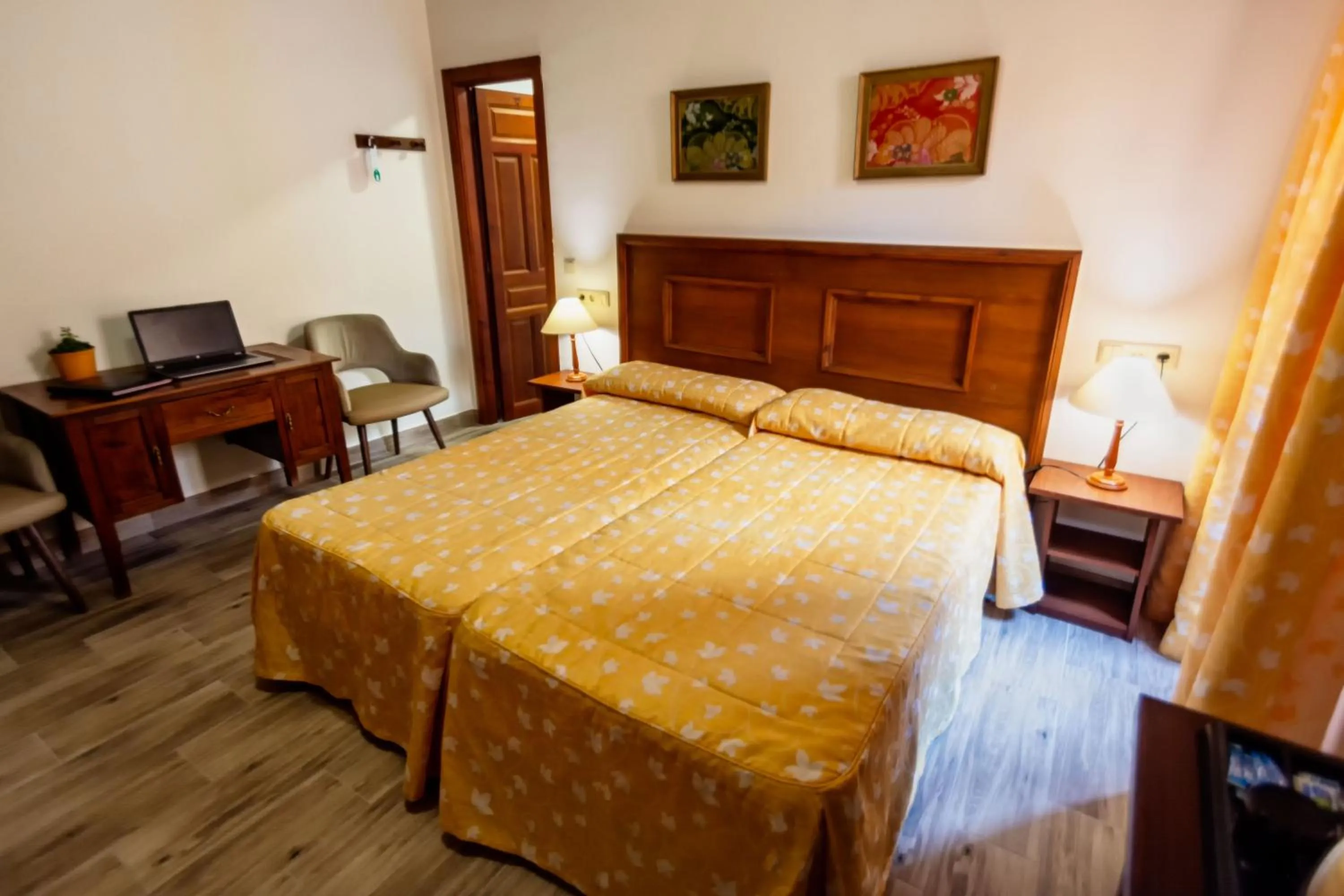 Bedroom, Bed in Hostal Loreto