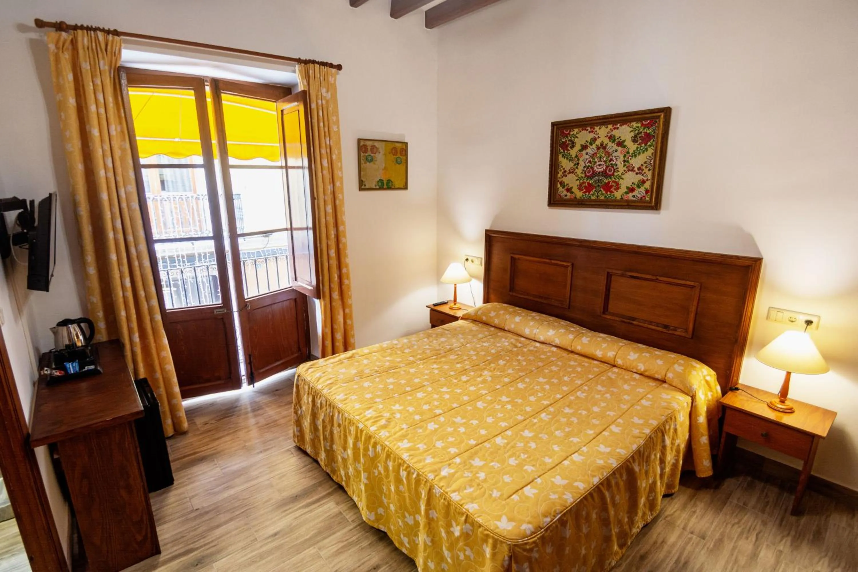 Photo of the whole room, Bed in Hostal Loreto