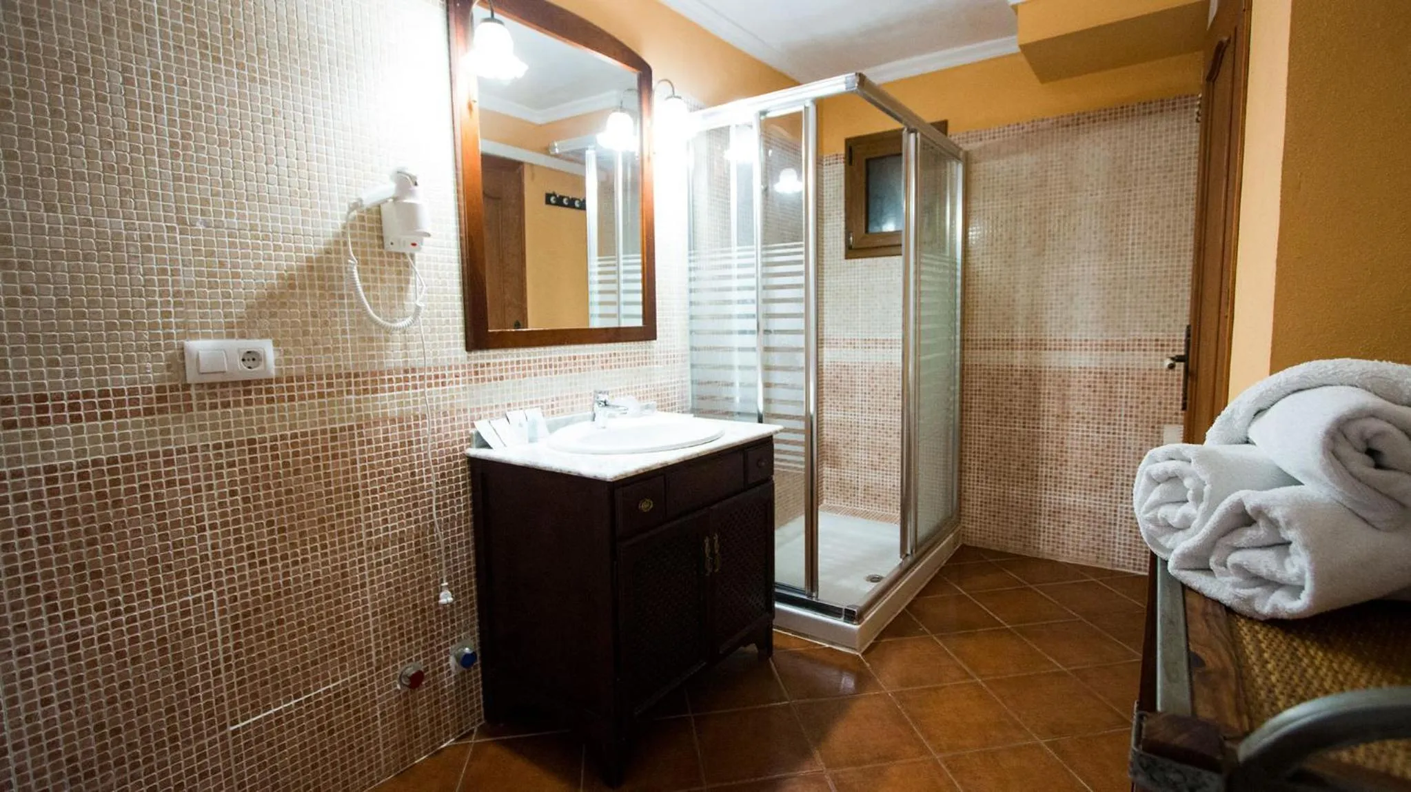 Shower in Hotel Doñana Blues