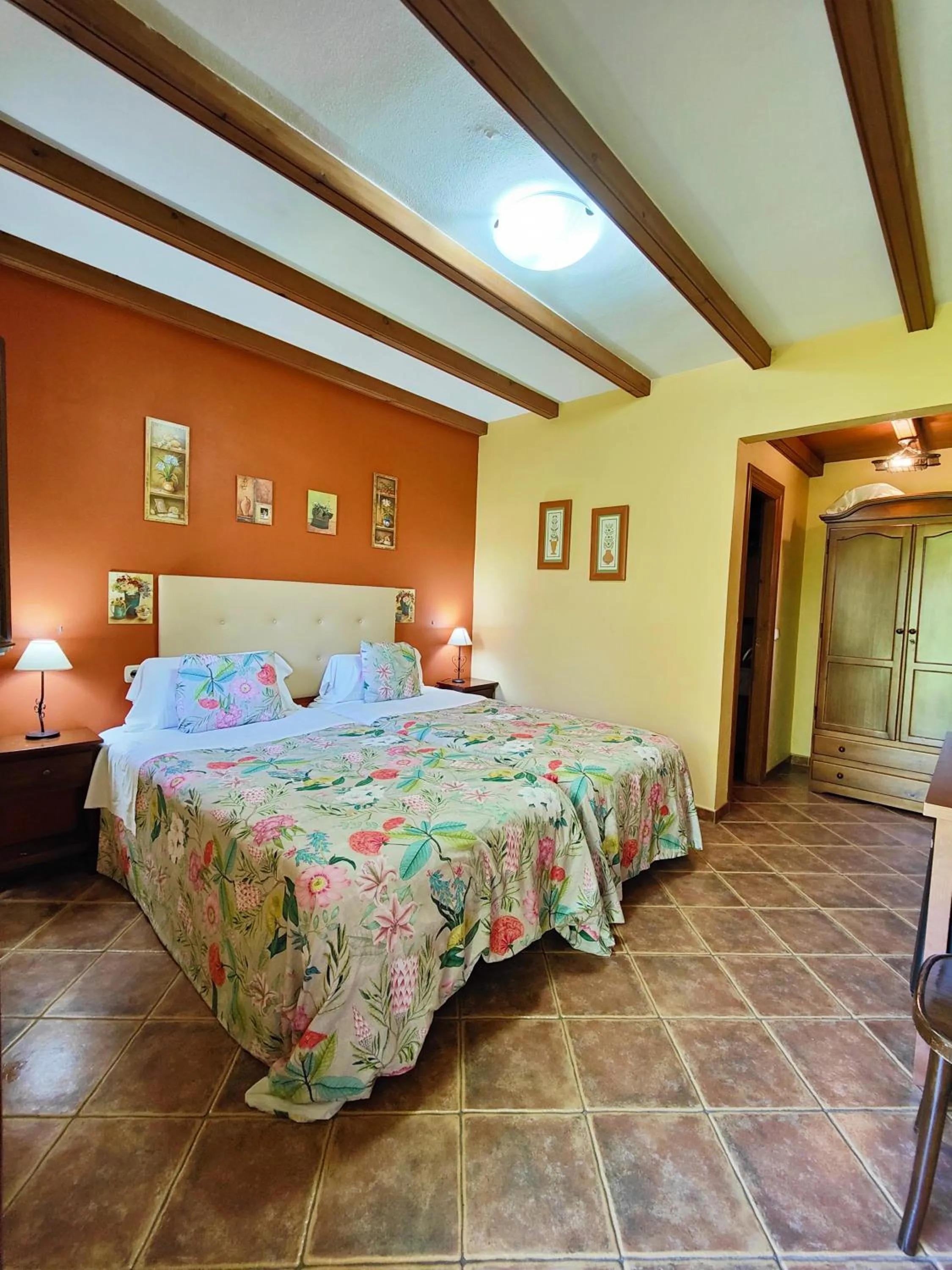 Photo of the whole room, Bed in Hotel Doñana Blues