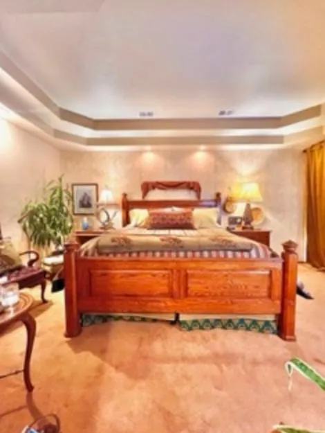 Bed in Yellowstone Cattle Baron EnSuite, Private Entrance & Parking - Prairie Rose B&B