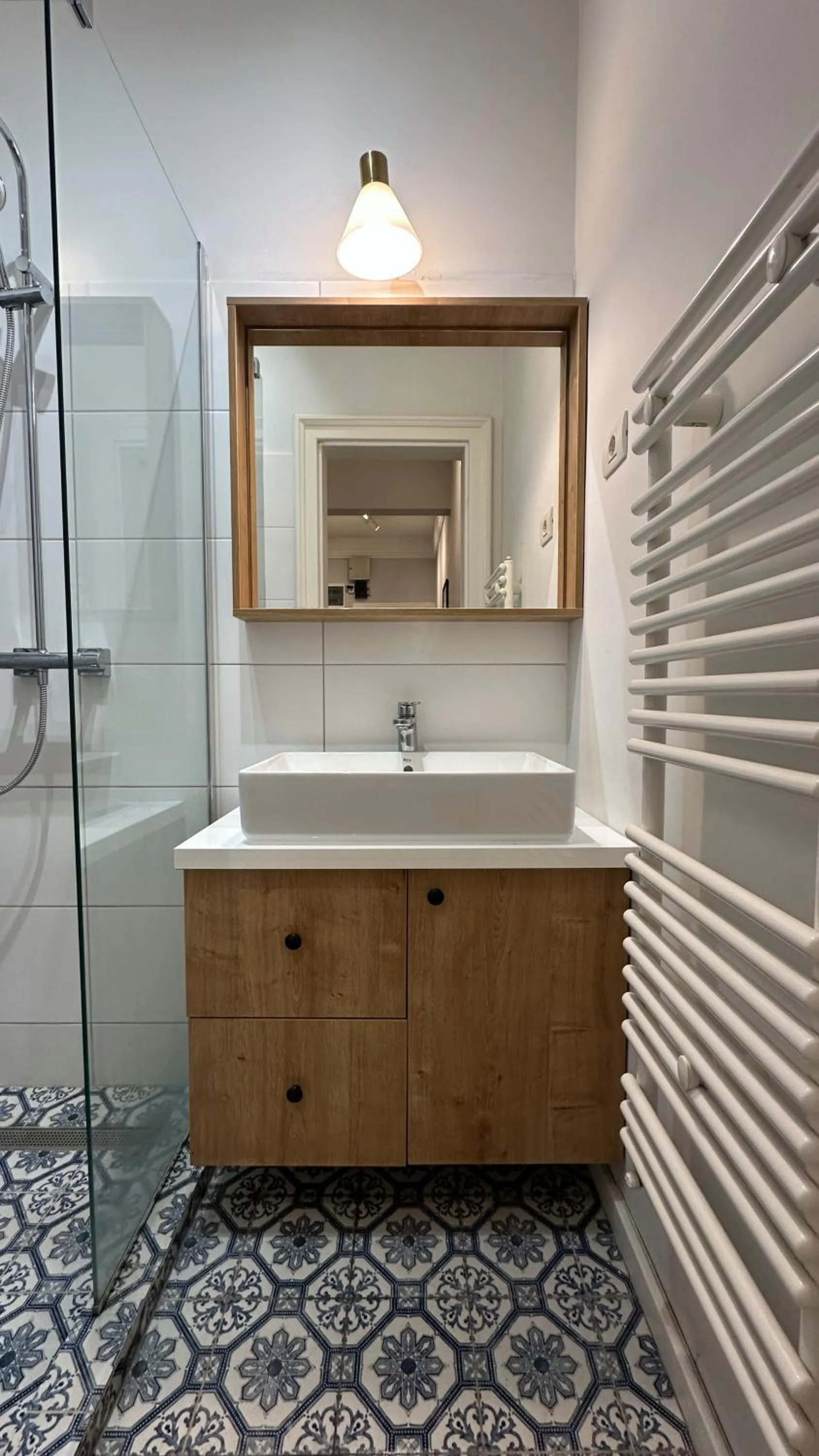 Shower in Carol Residence - ultra central - powered by NEO