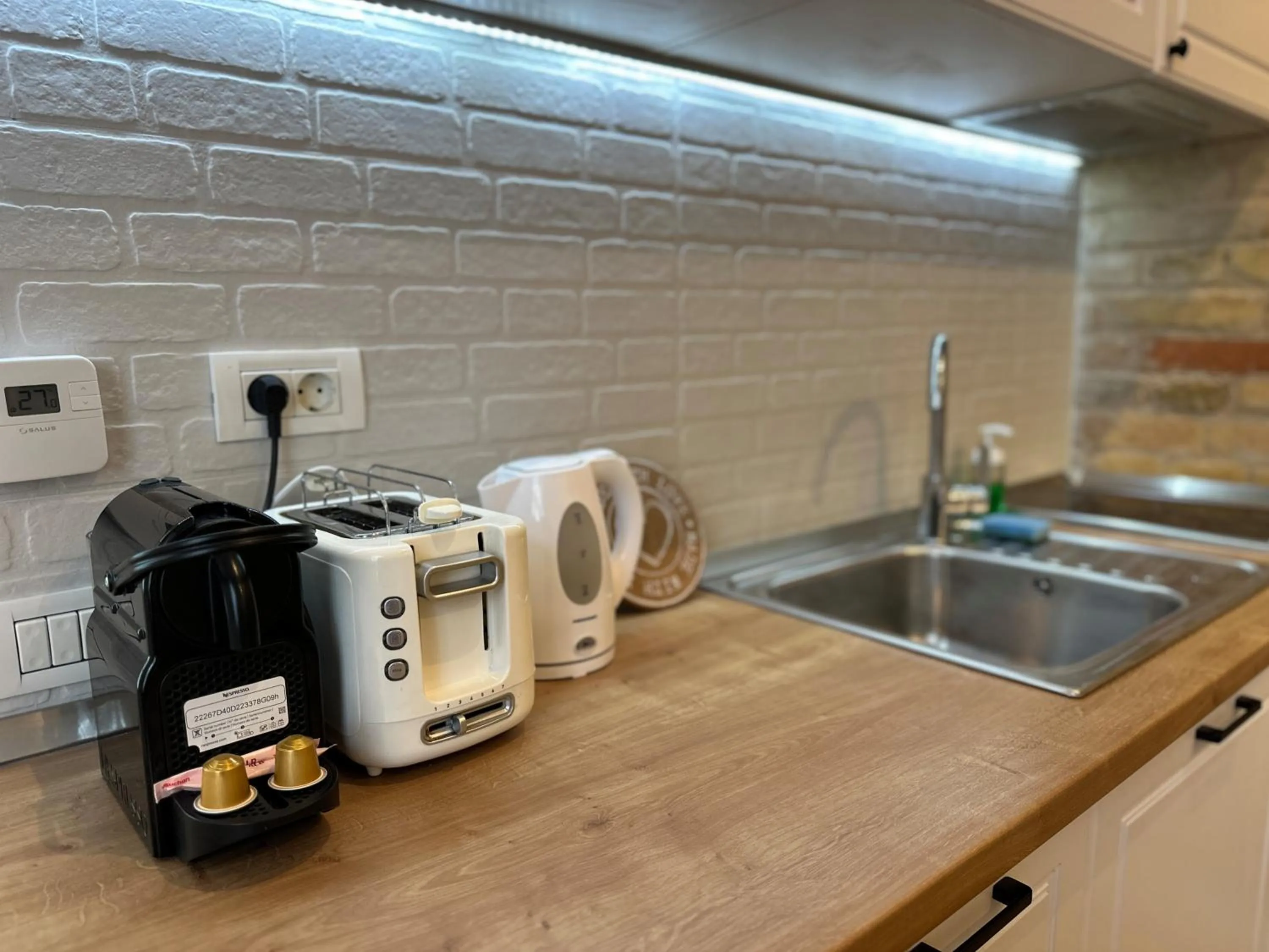 Coffee/tea facilities in Carol Residence - ultra central - powered by NEO