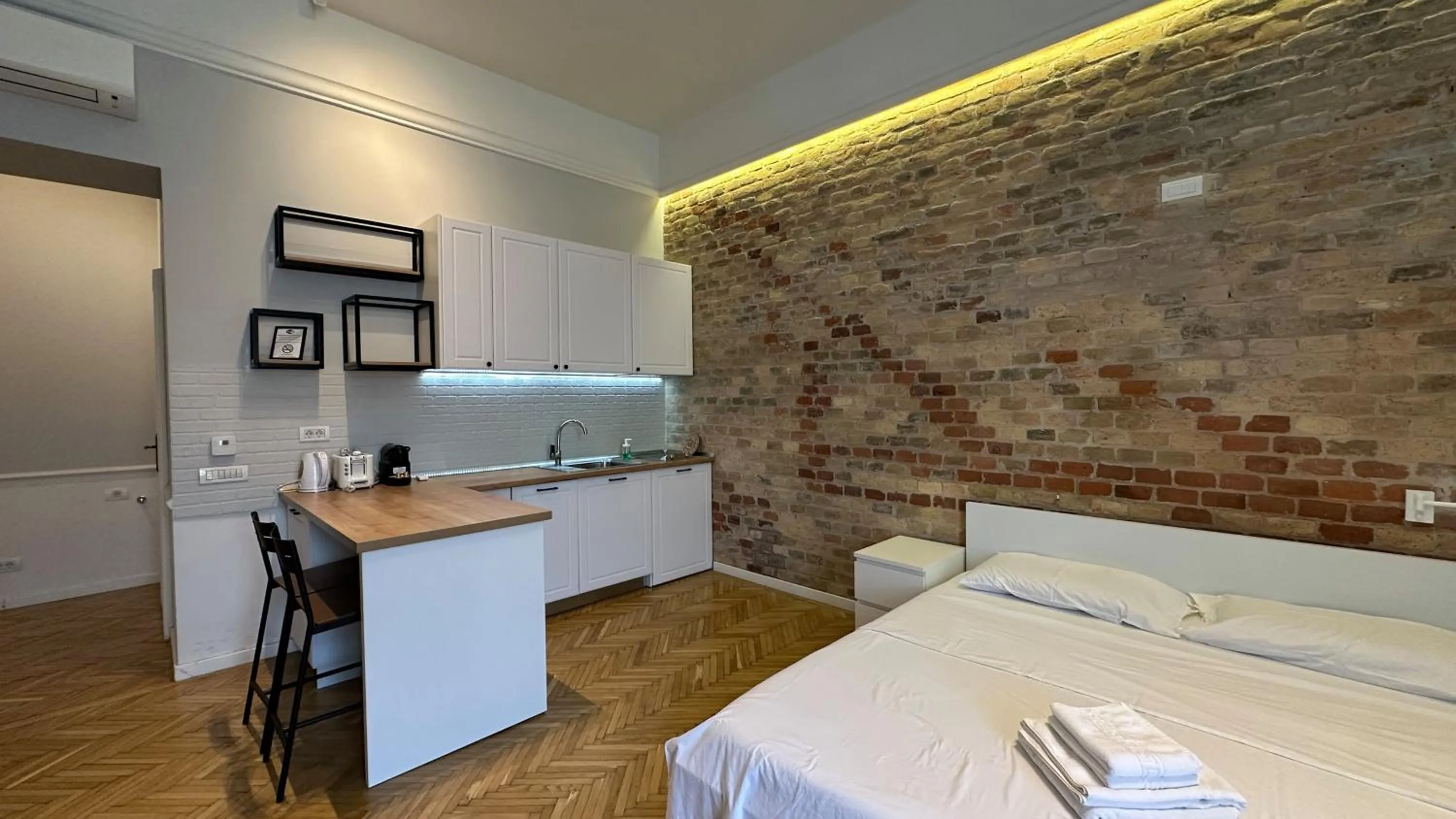 Bed in Carol Residence - ultra central - powered by NEO