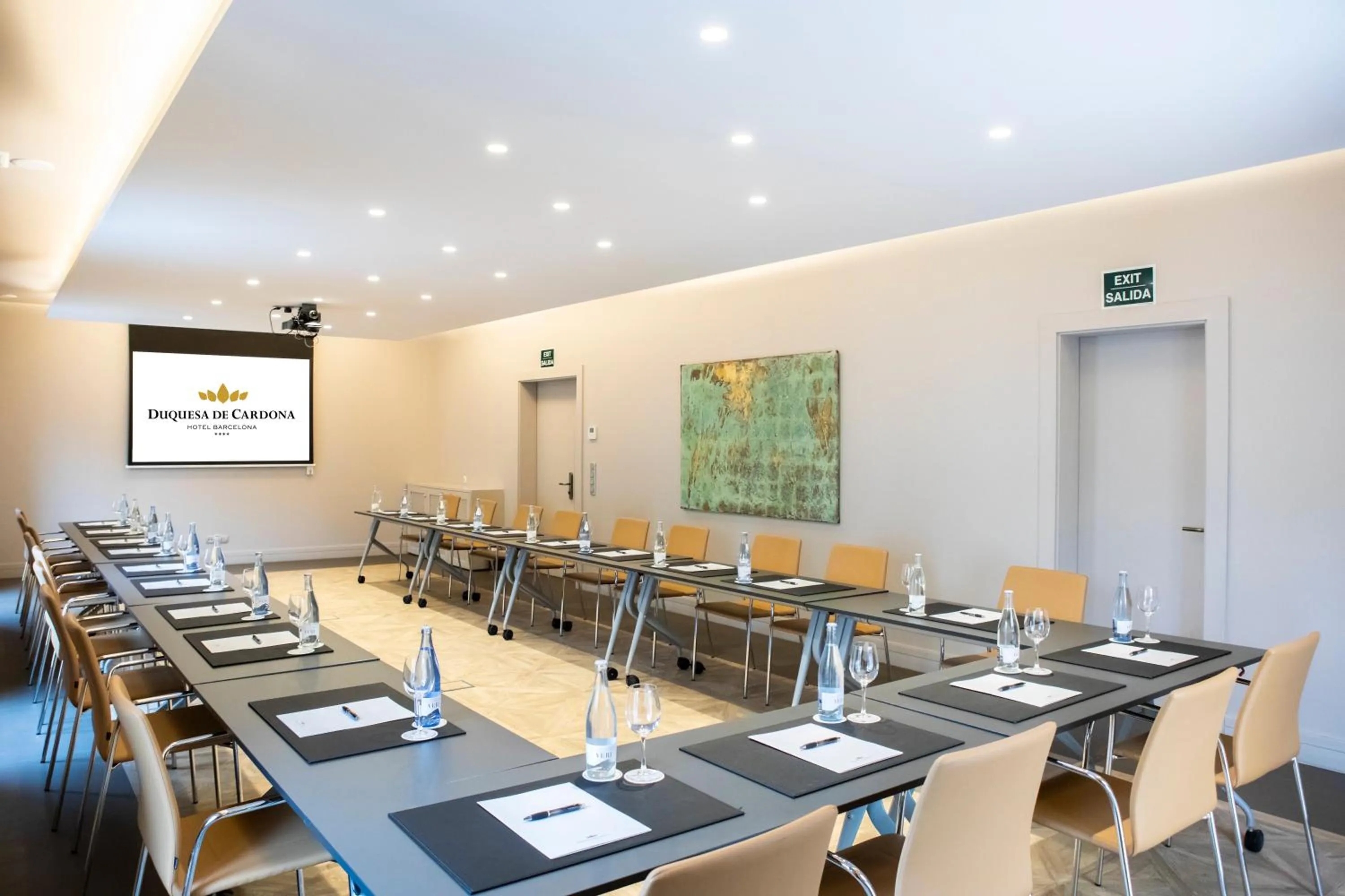 Lounge or bar in Duquesa de Cardona Hotel 4 Sup by Grup Duquessa