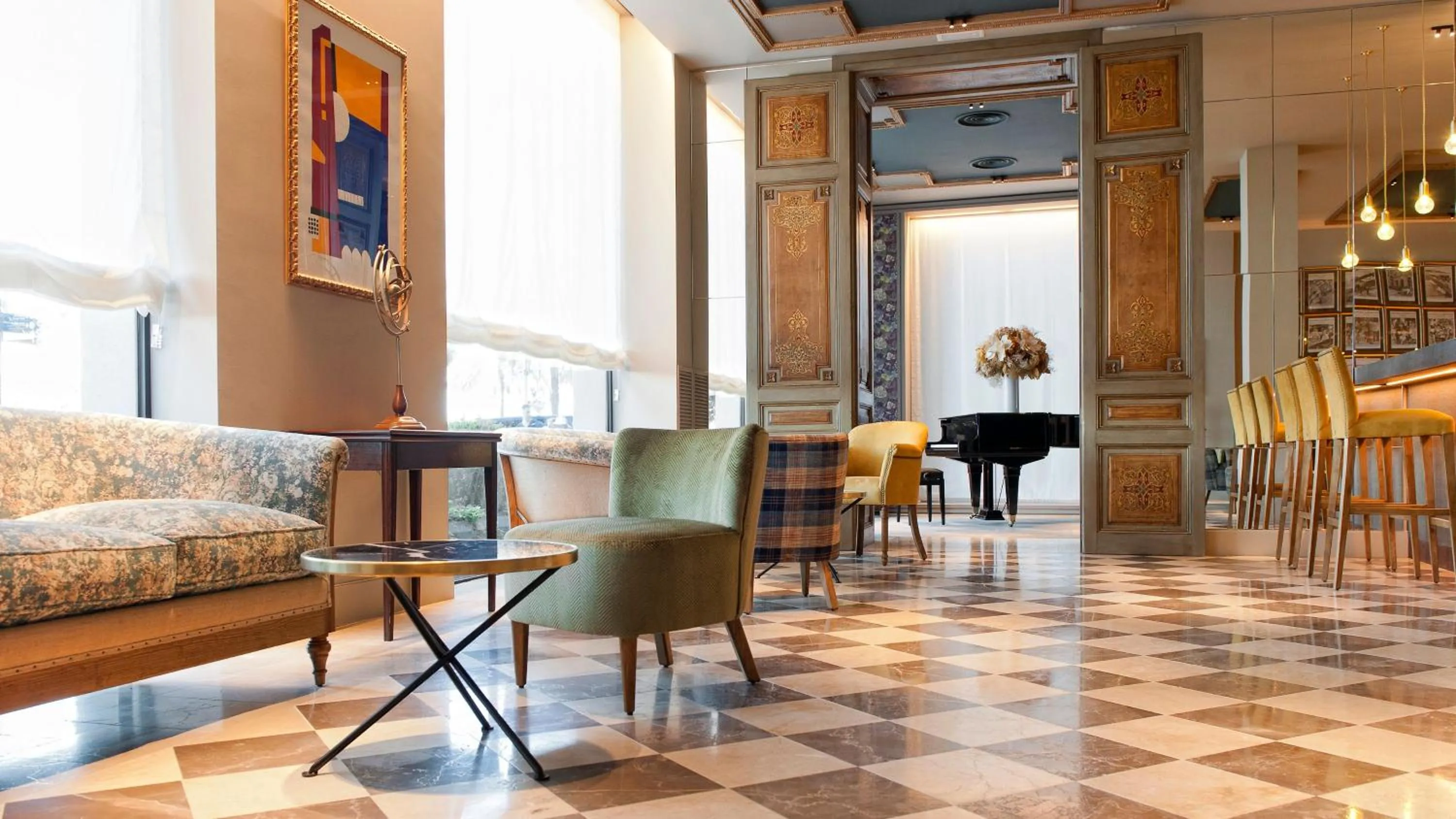 Lounge or bar in Duquesa de Cardona Hotel 4 Sup by Grup Duquessa