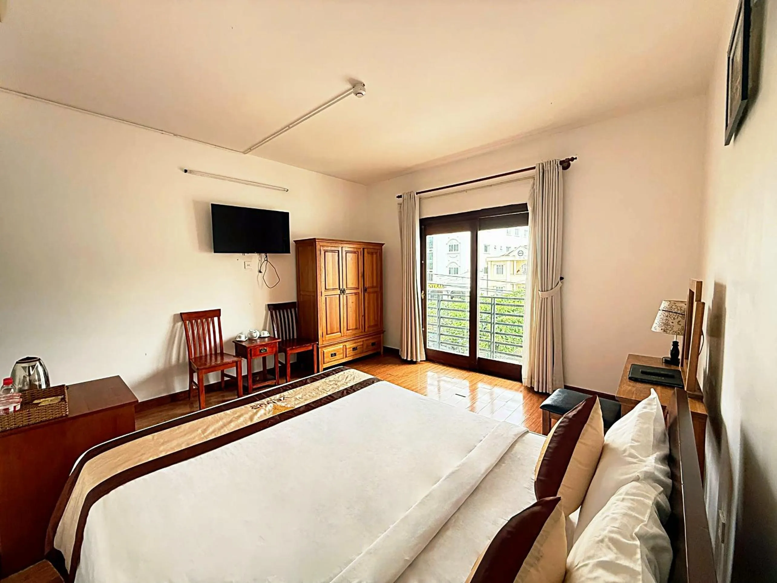 Photo of the whole room, Bed in Venus Phu Quoc Hotel