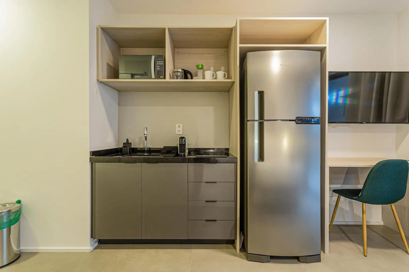 Day in Charlie Sabiá Moema