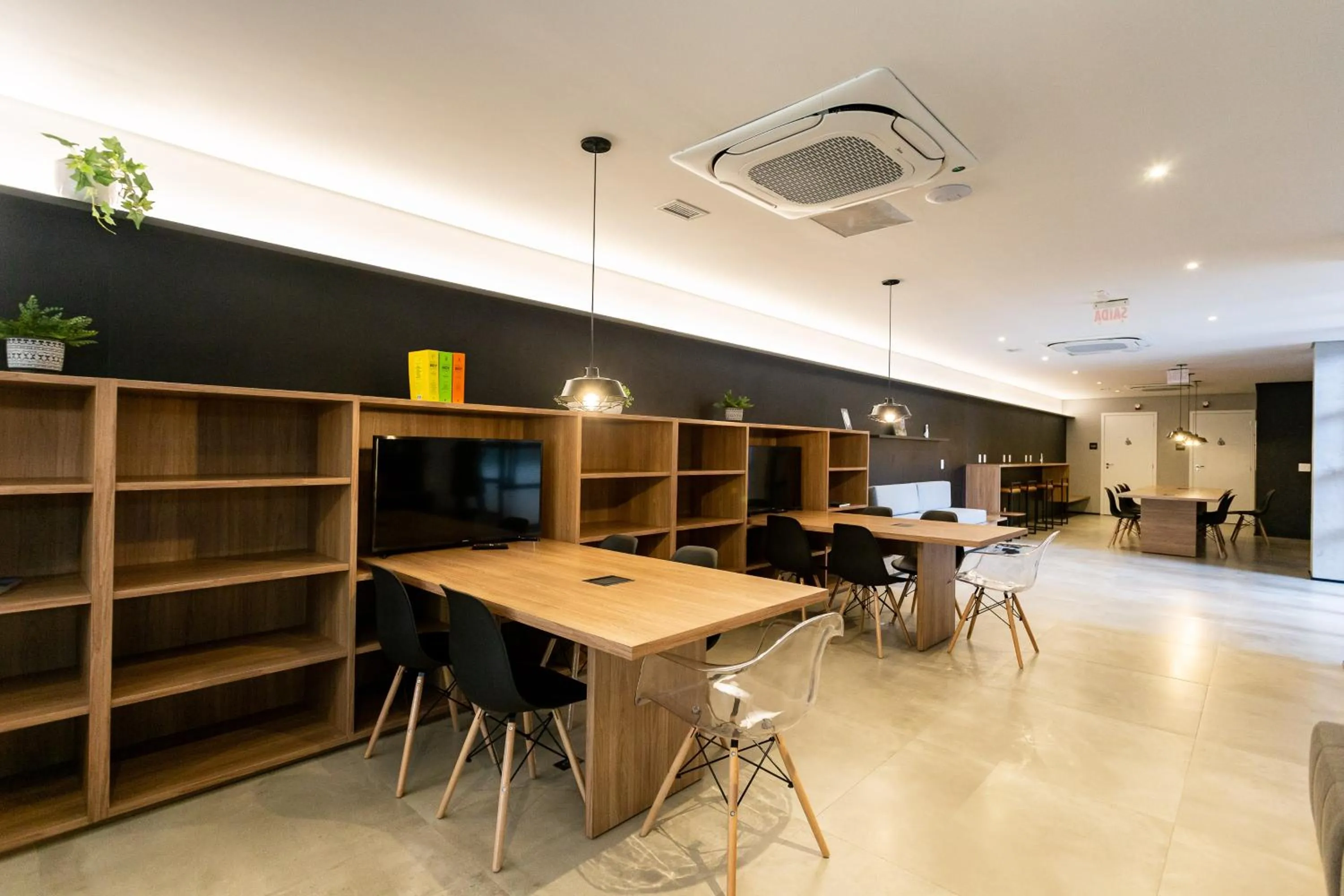 Day in Charlie Sabiá Moema