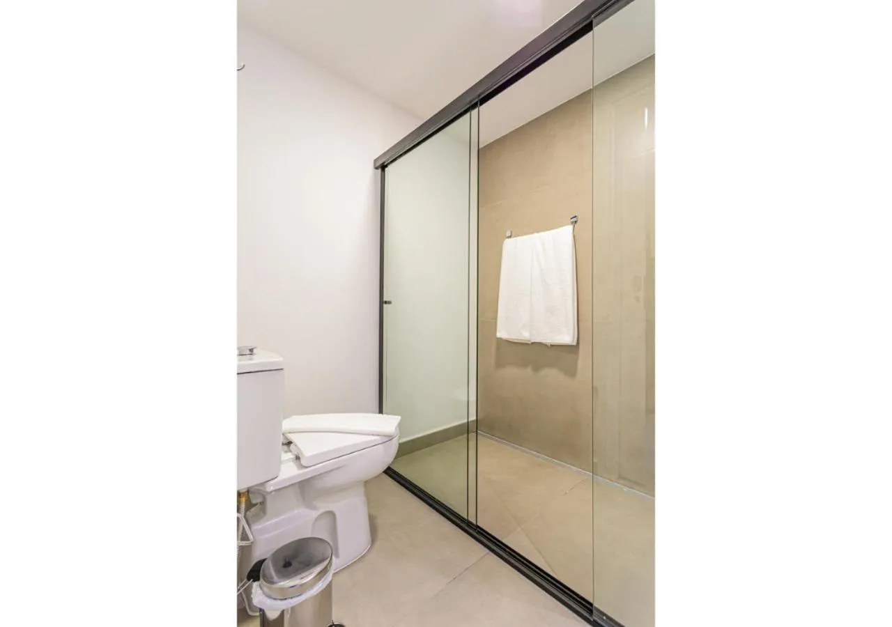 Shower in Charlie Sabiá Moema