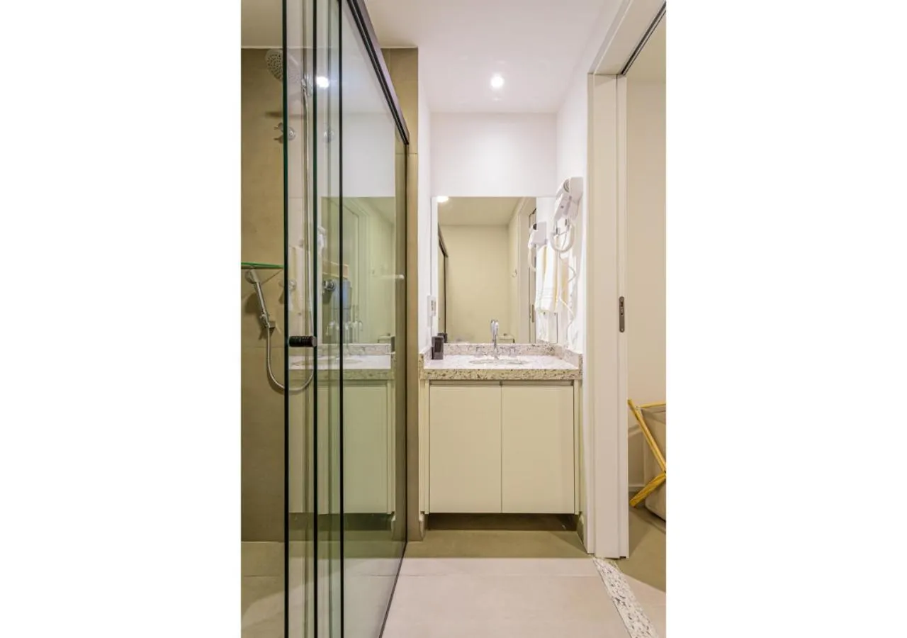 Shower in Charlie Sabiá Moema