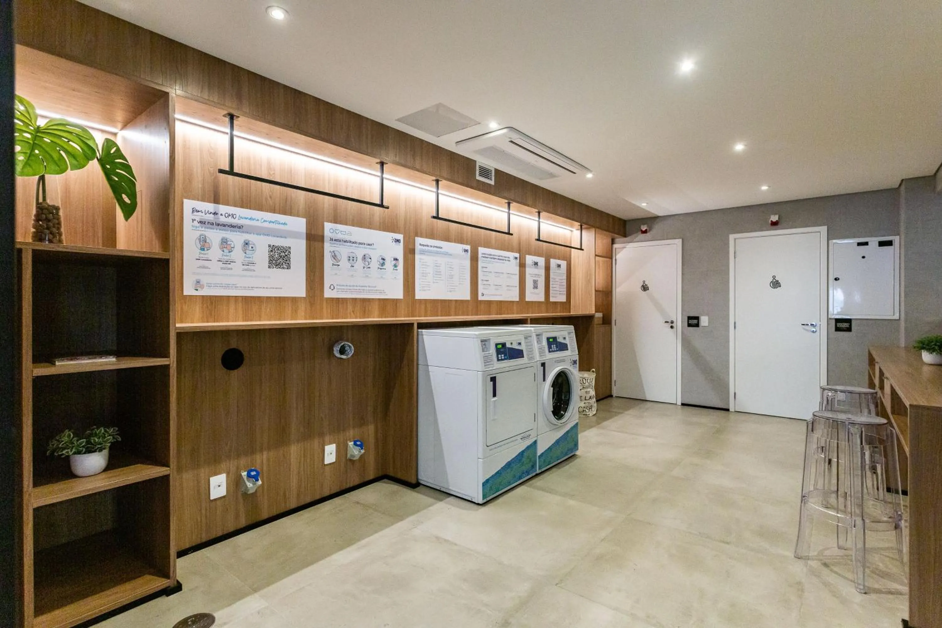 Day in Charlie Sabiá Moema