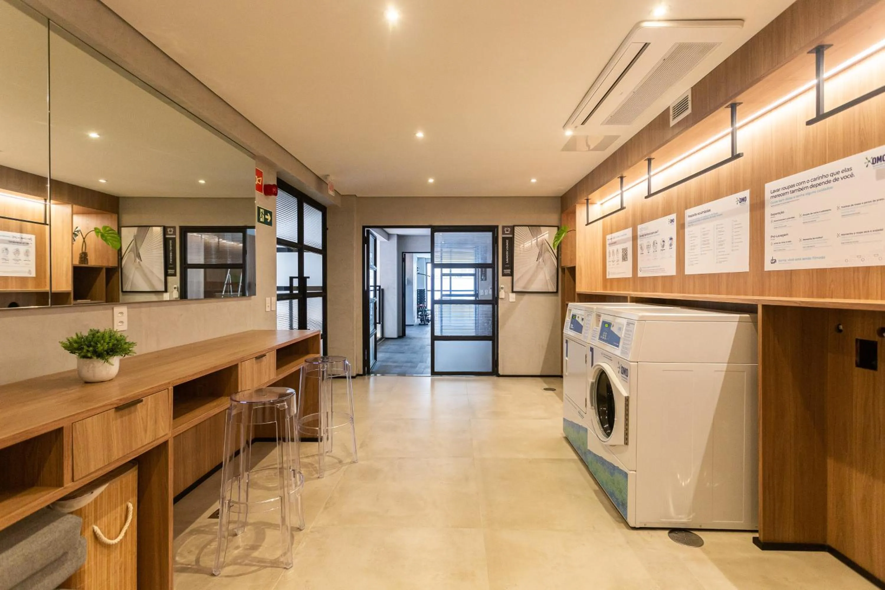 Day in Charlie Sabiá Moema