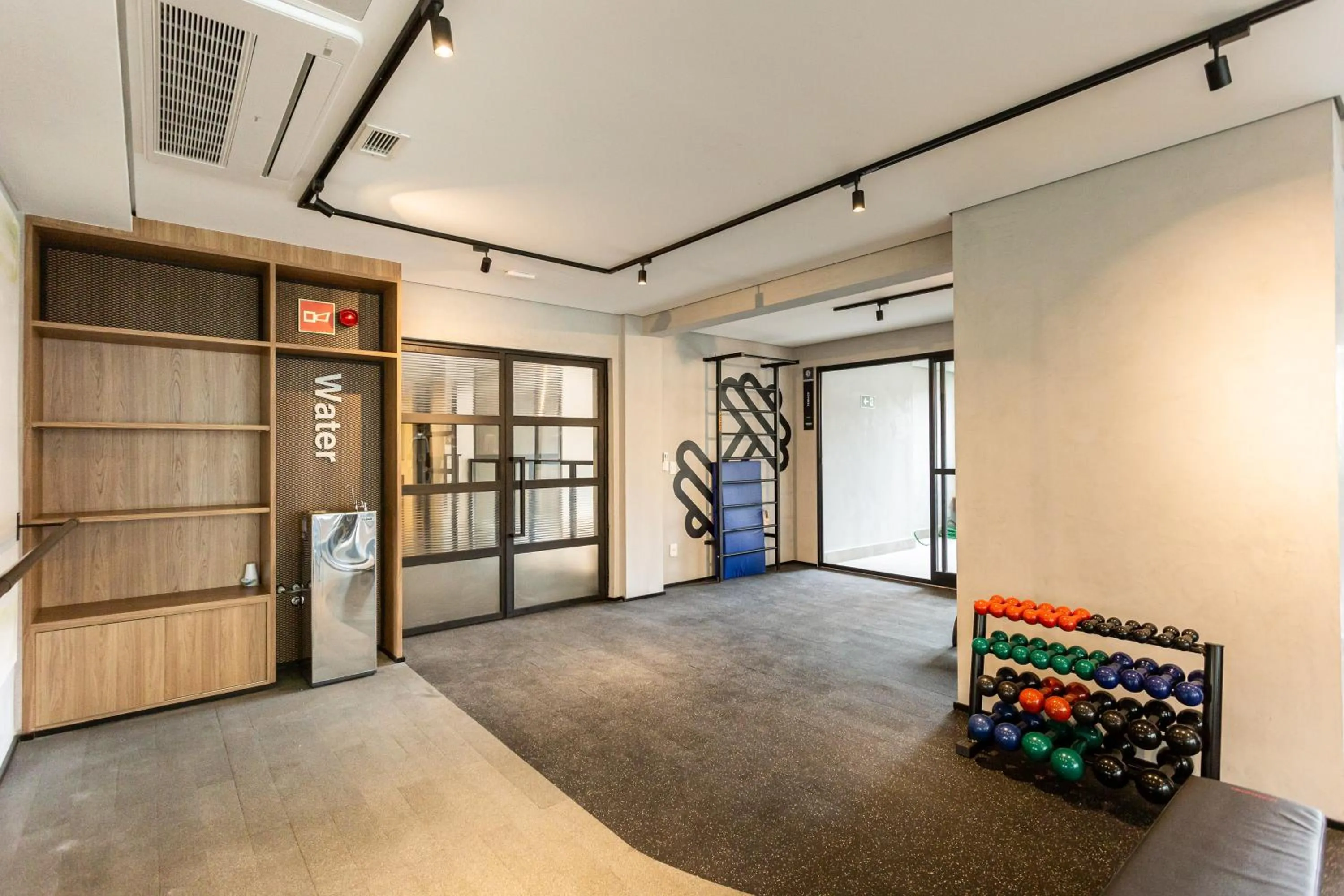 Day in Charlie Sabiá Moema