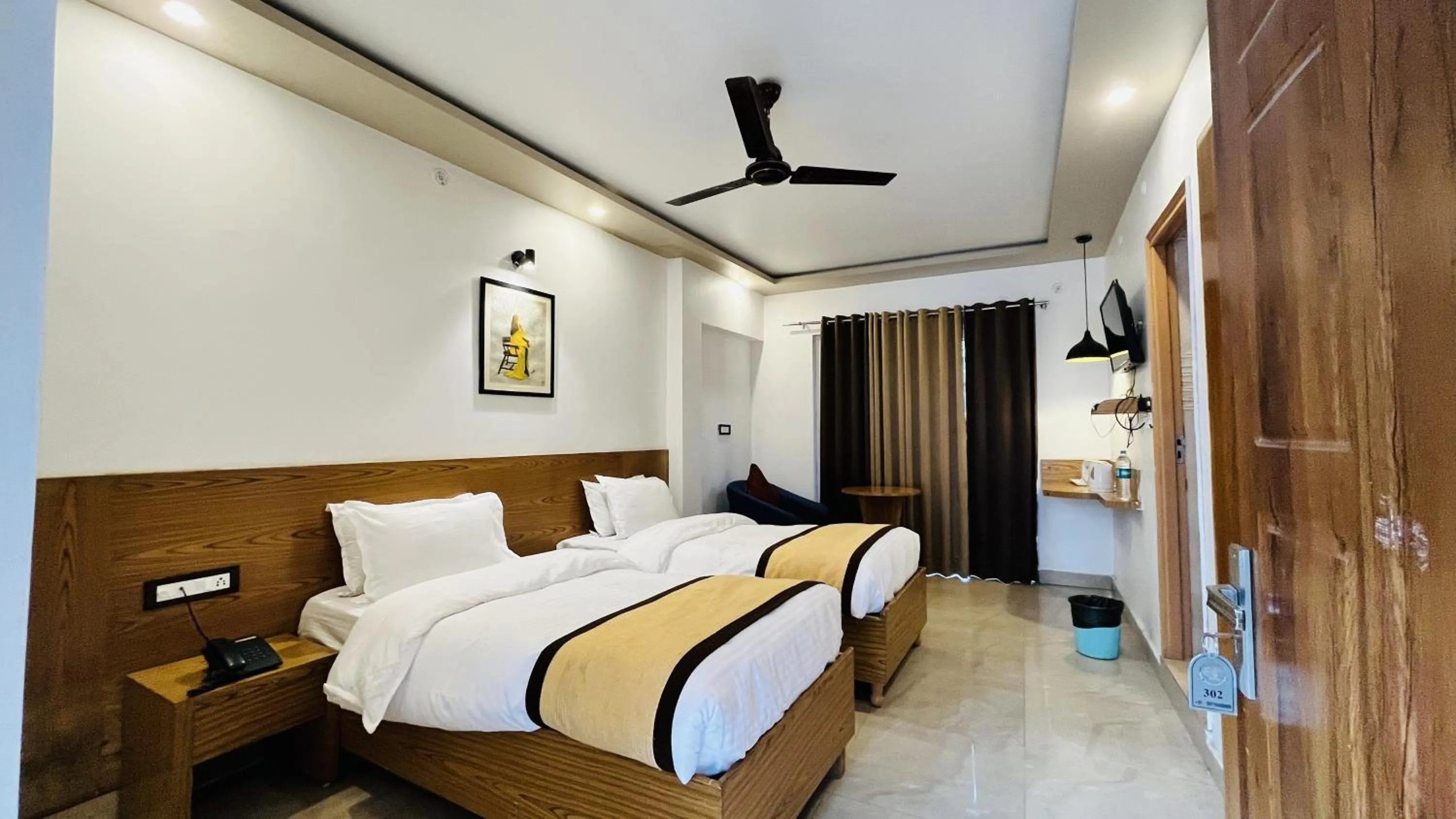 Deluxe Double Room in Green Hills Cottage Rishikesh