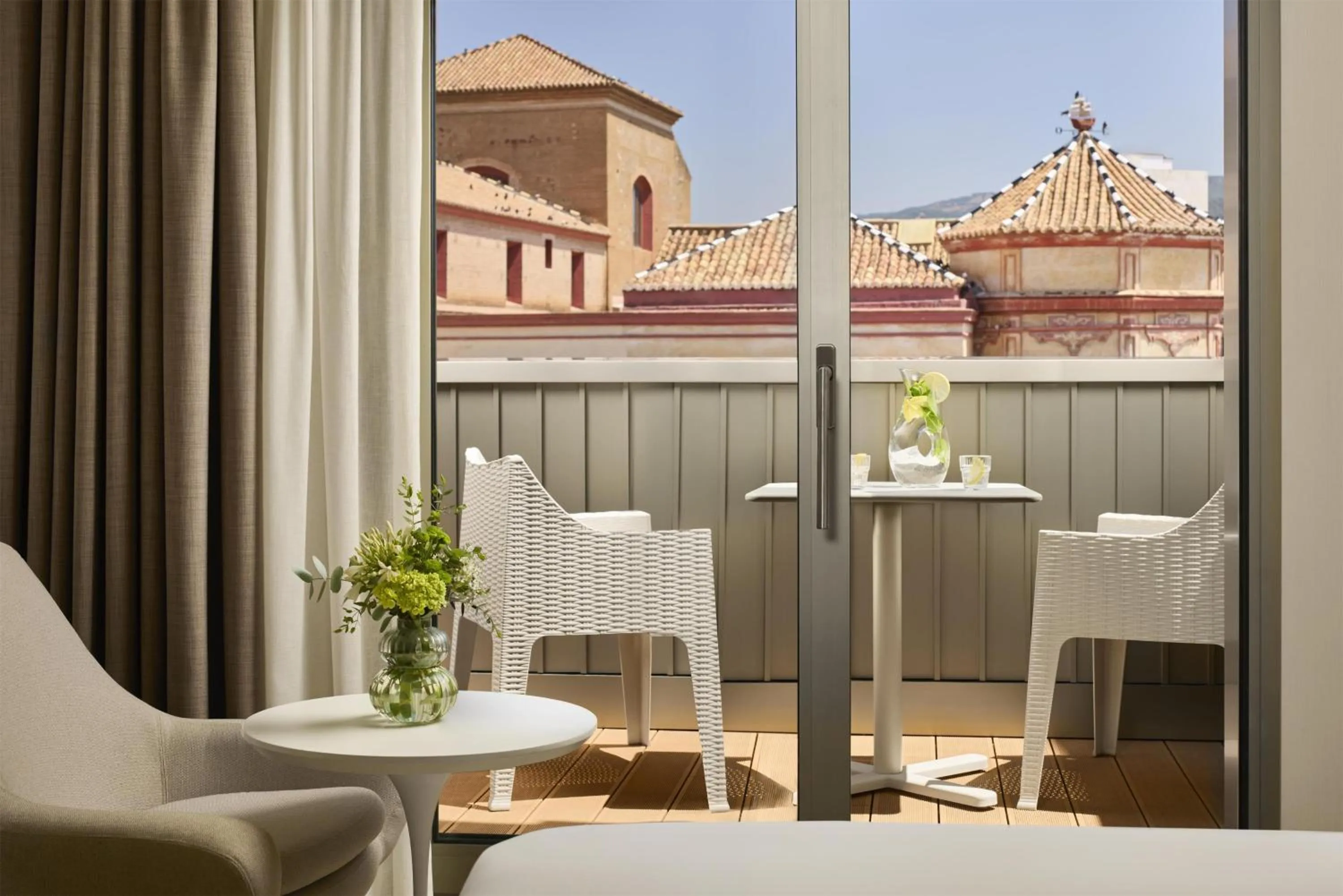 Bedroom in NH Málaga