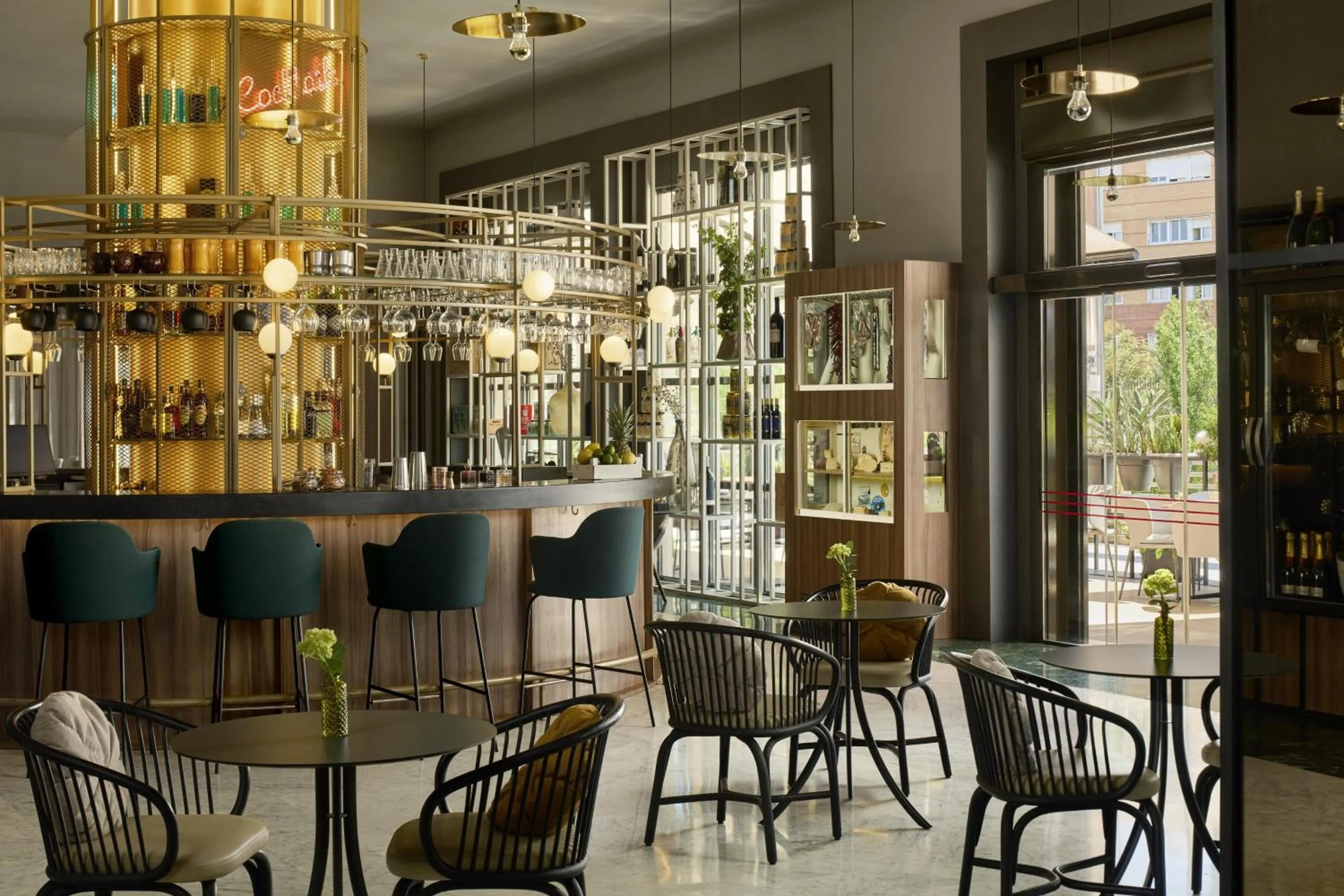 Lounge or bar in NH Málaga