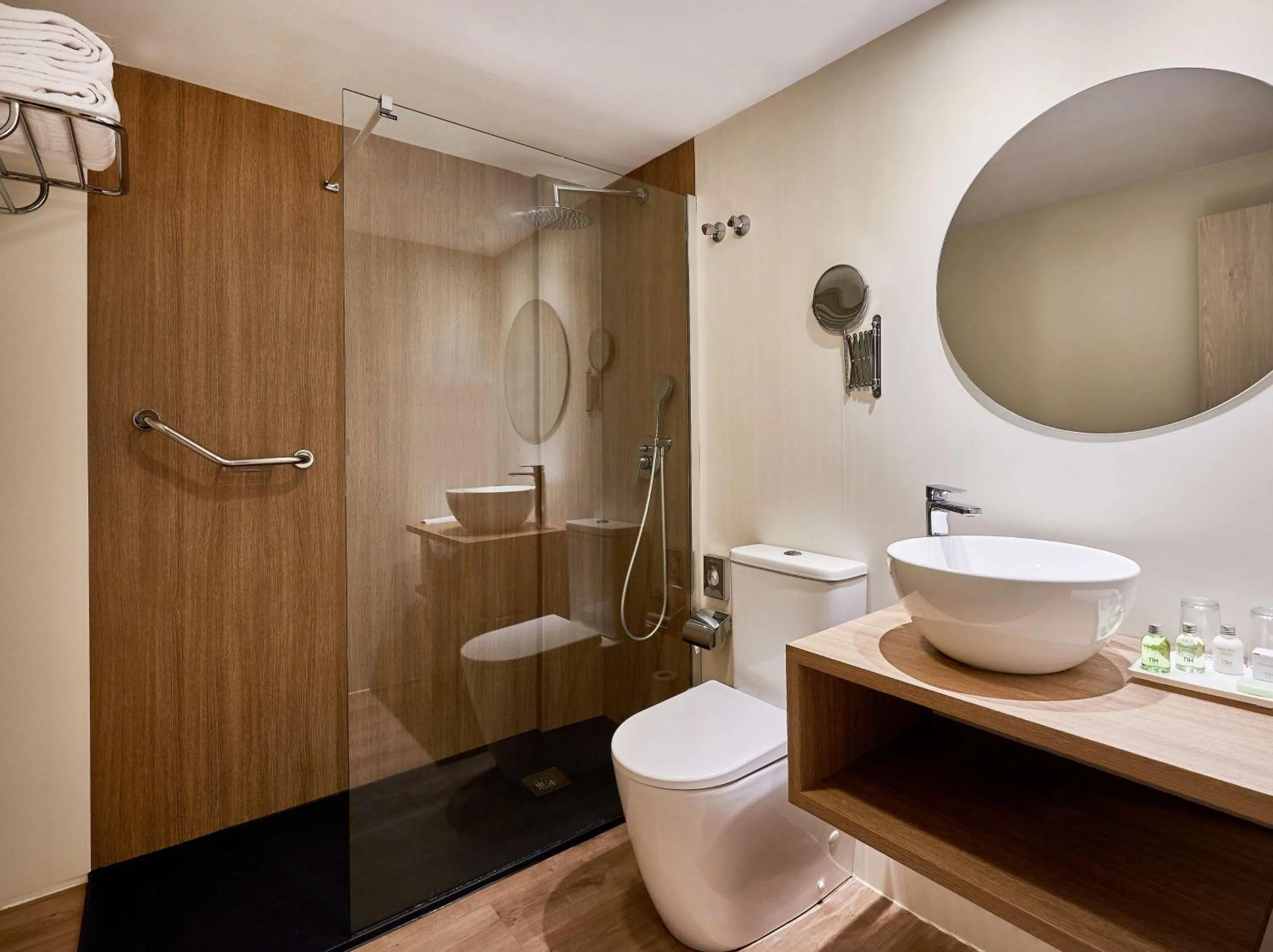 Bathroom in NH Córdoba Califa