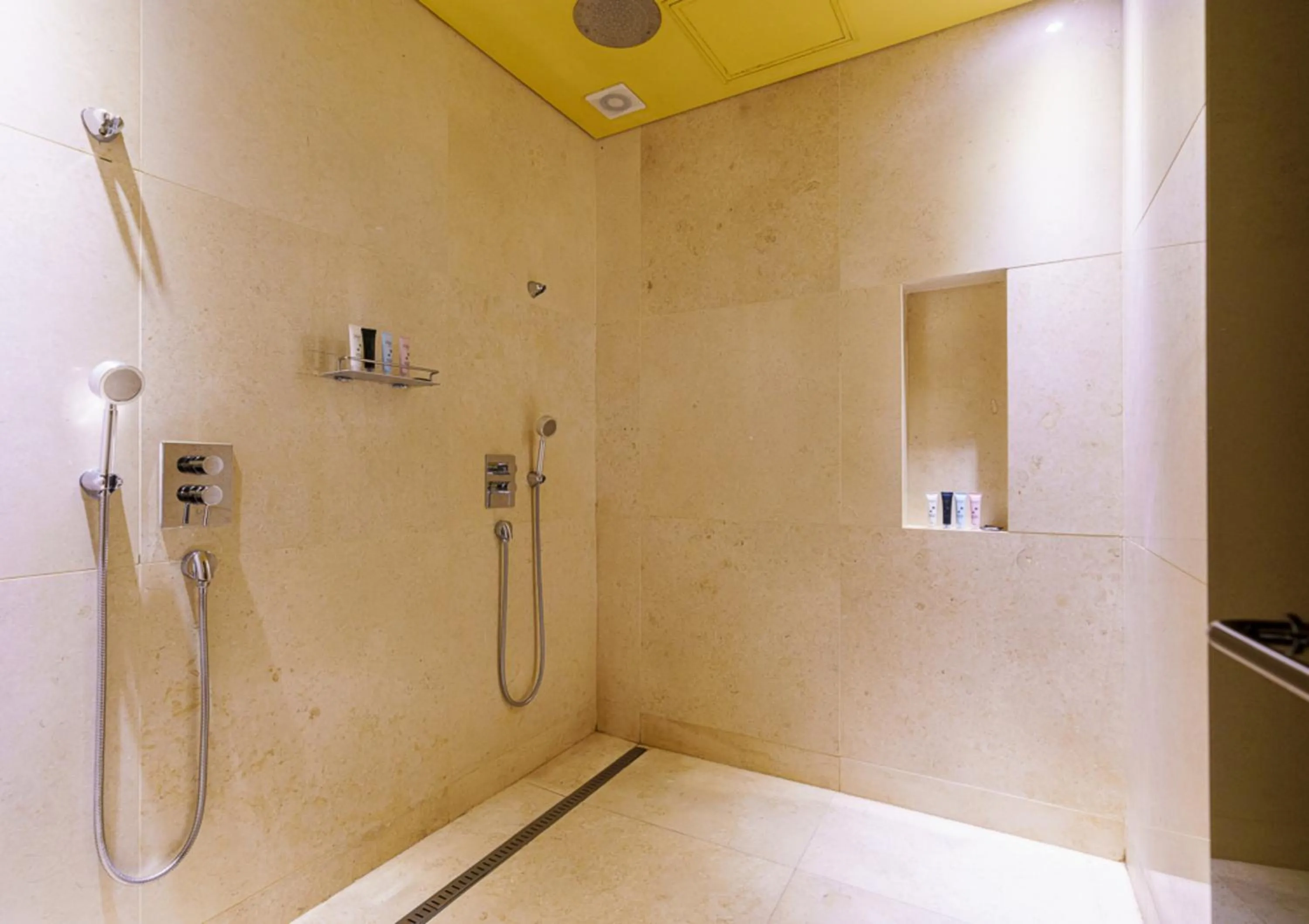 Shower in Hotel The Designers Incheon
