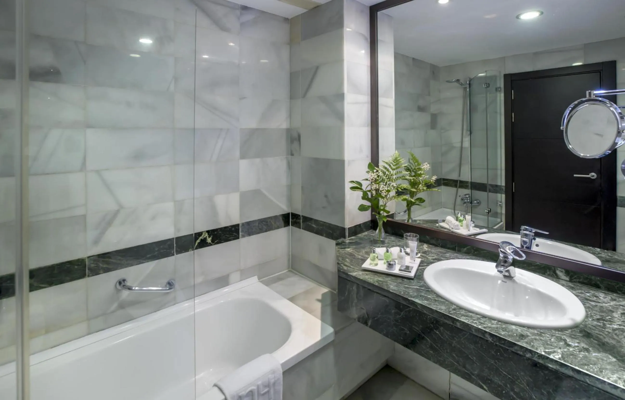 Bathroom in NH Collection Amistad Córdoba