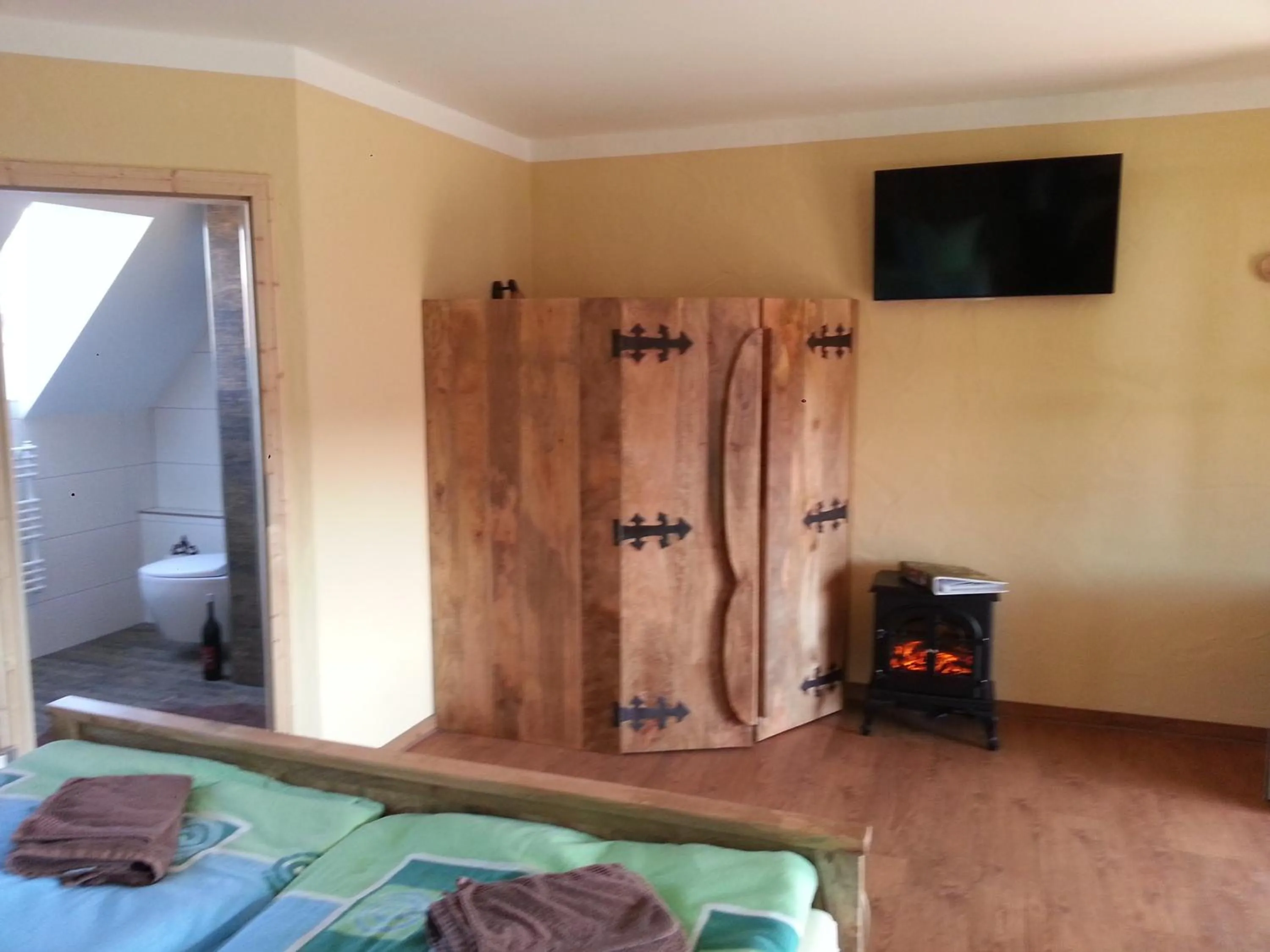 Photo of the whole room, Bed in Pension zum Holzpantoffelmacher